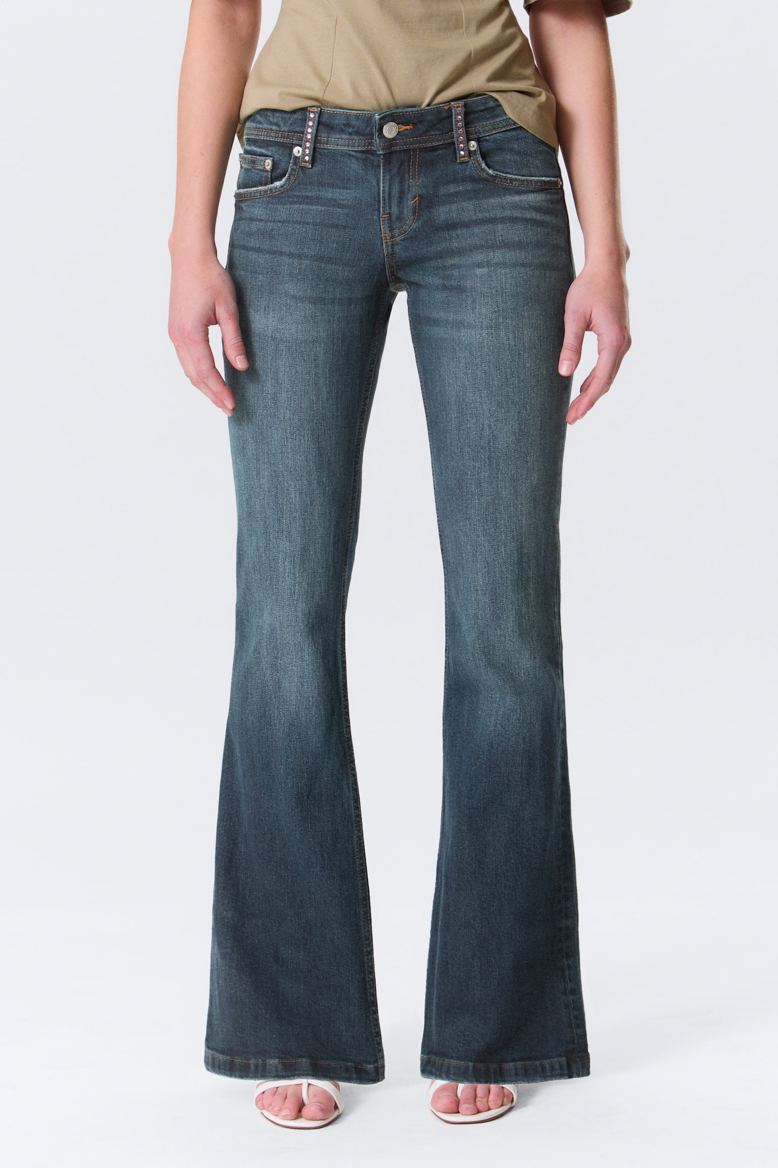 Džínsy s nízkym pásom a ozdobami, rozšírené - Zdobená modrá - tmavomodrá - 3