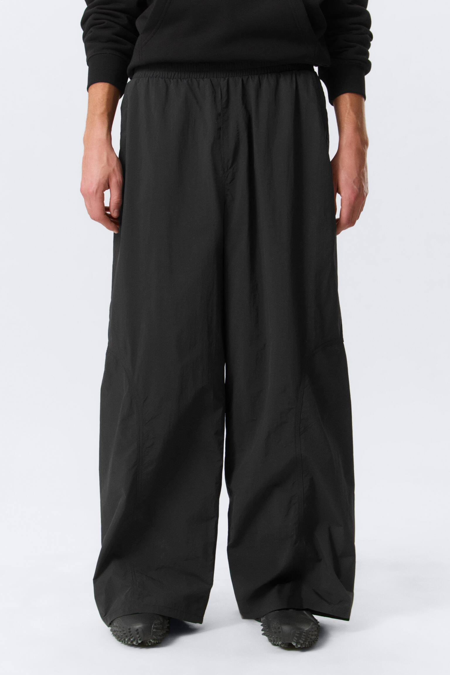 Nylonowe spodnie Loose Baggy Leg Mid Rise - Czarny - 5