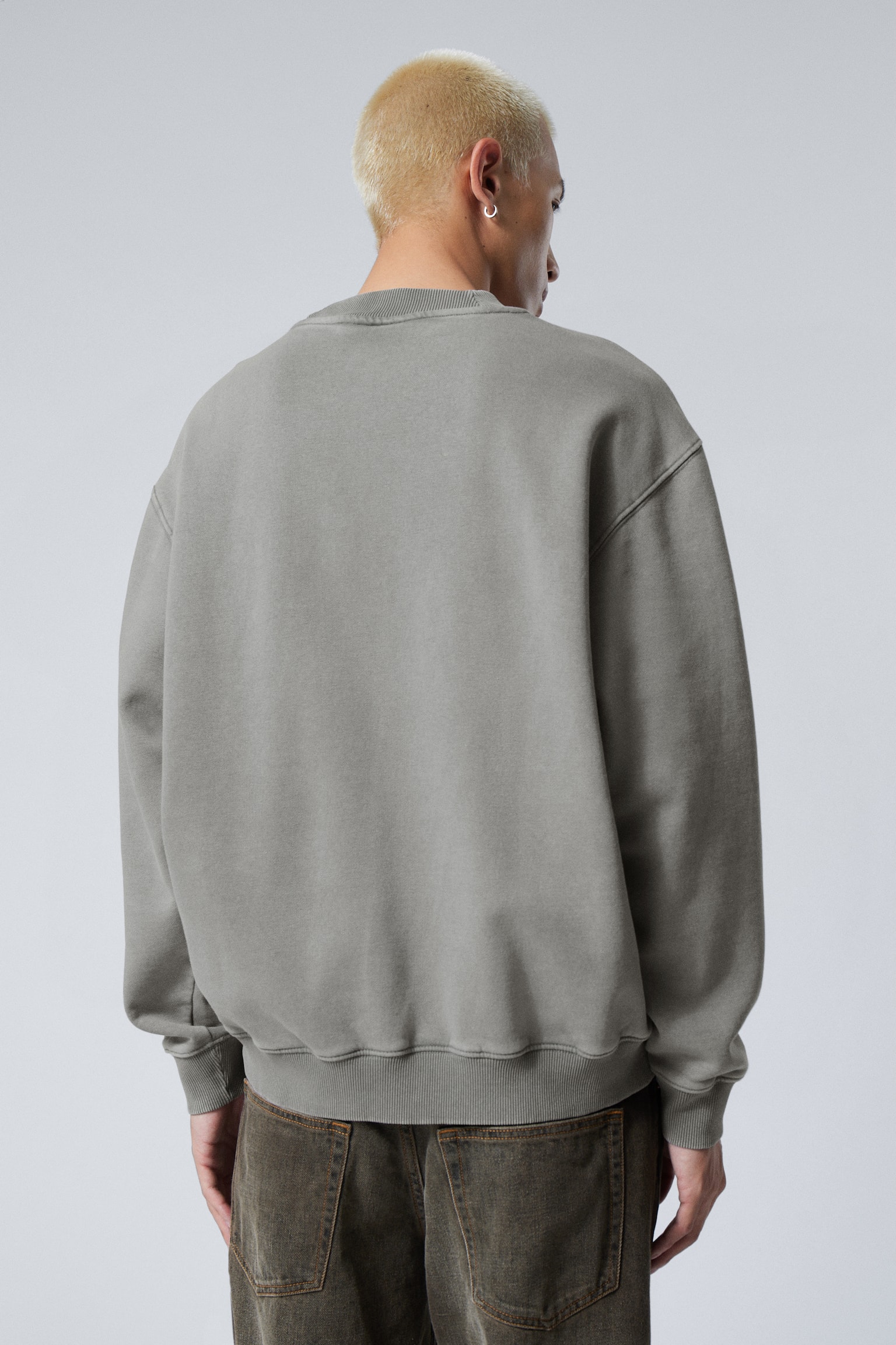 Relaxed Heavyweight Sweatshirt - Washed Dusty Grey/Dark Khaki Green/Black/Off-black/Dark Purple/Off Black - 4