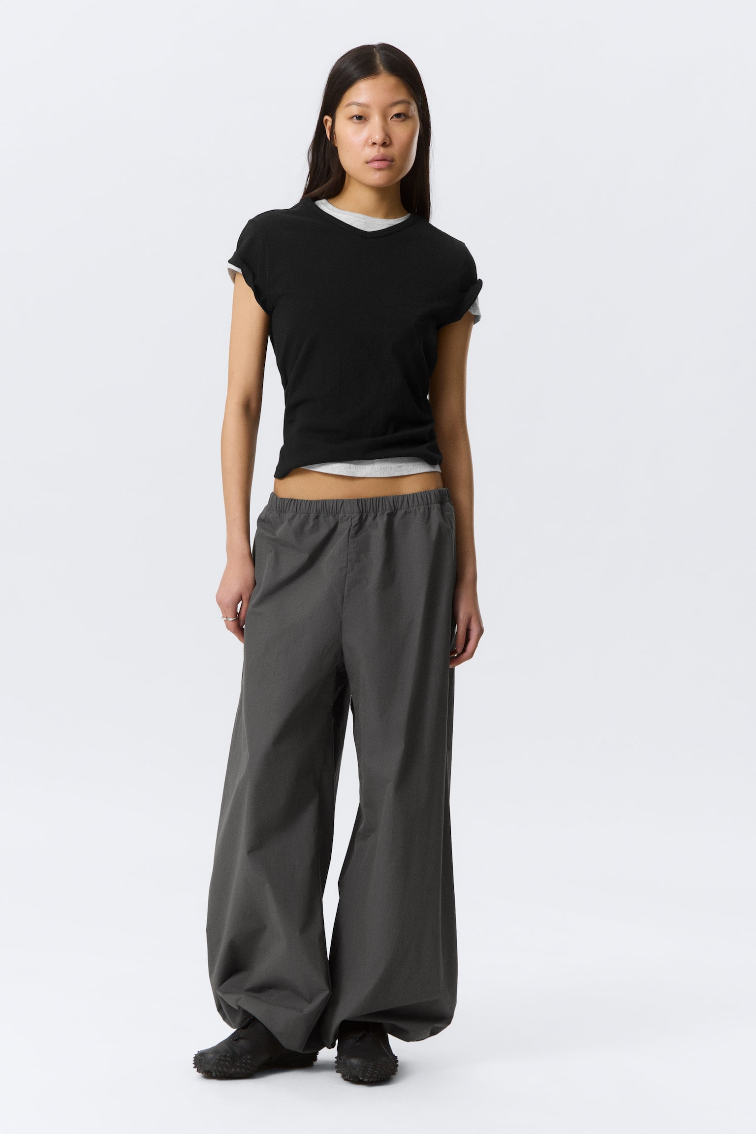 Φαρδιά φόρμα χαμηλής μέσης - Σκούρο Γκρι - 1