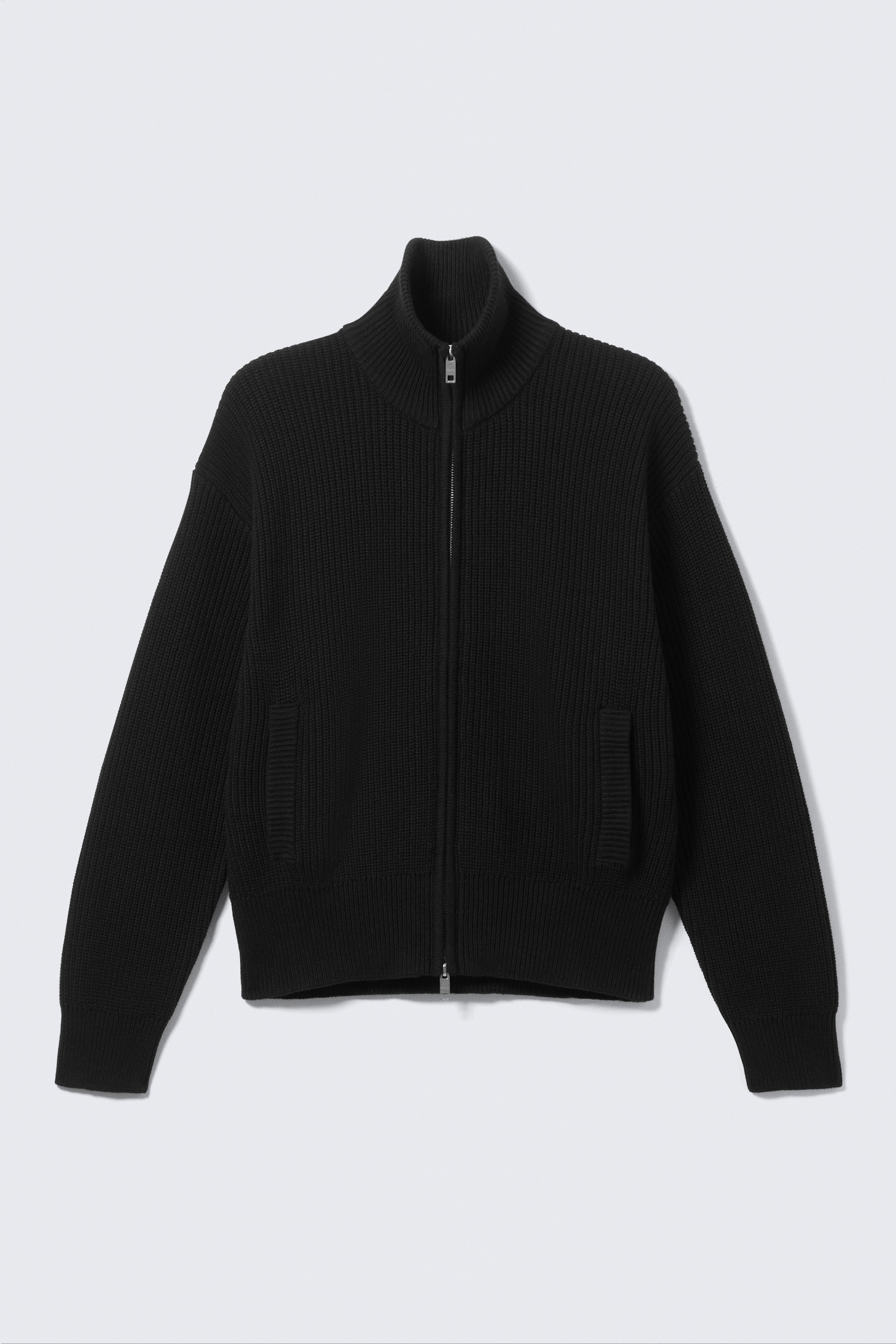 Entspannte Zip-Strickjacke mit hohem Kragen - Schwarz