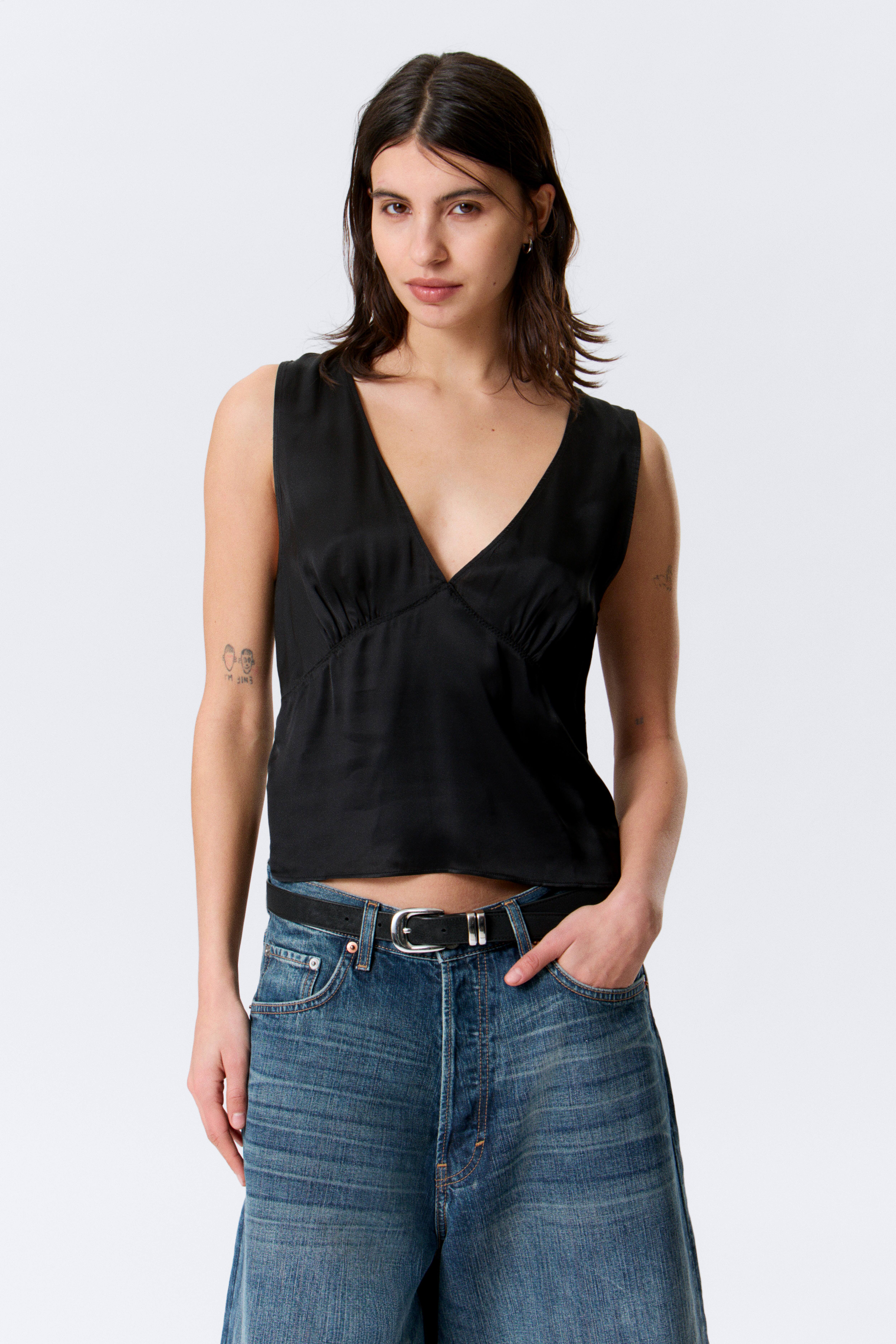 Top in satin senza maniche - Nero/Beige chiaro