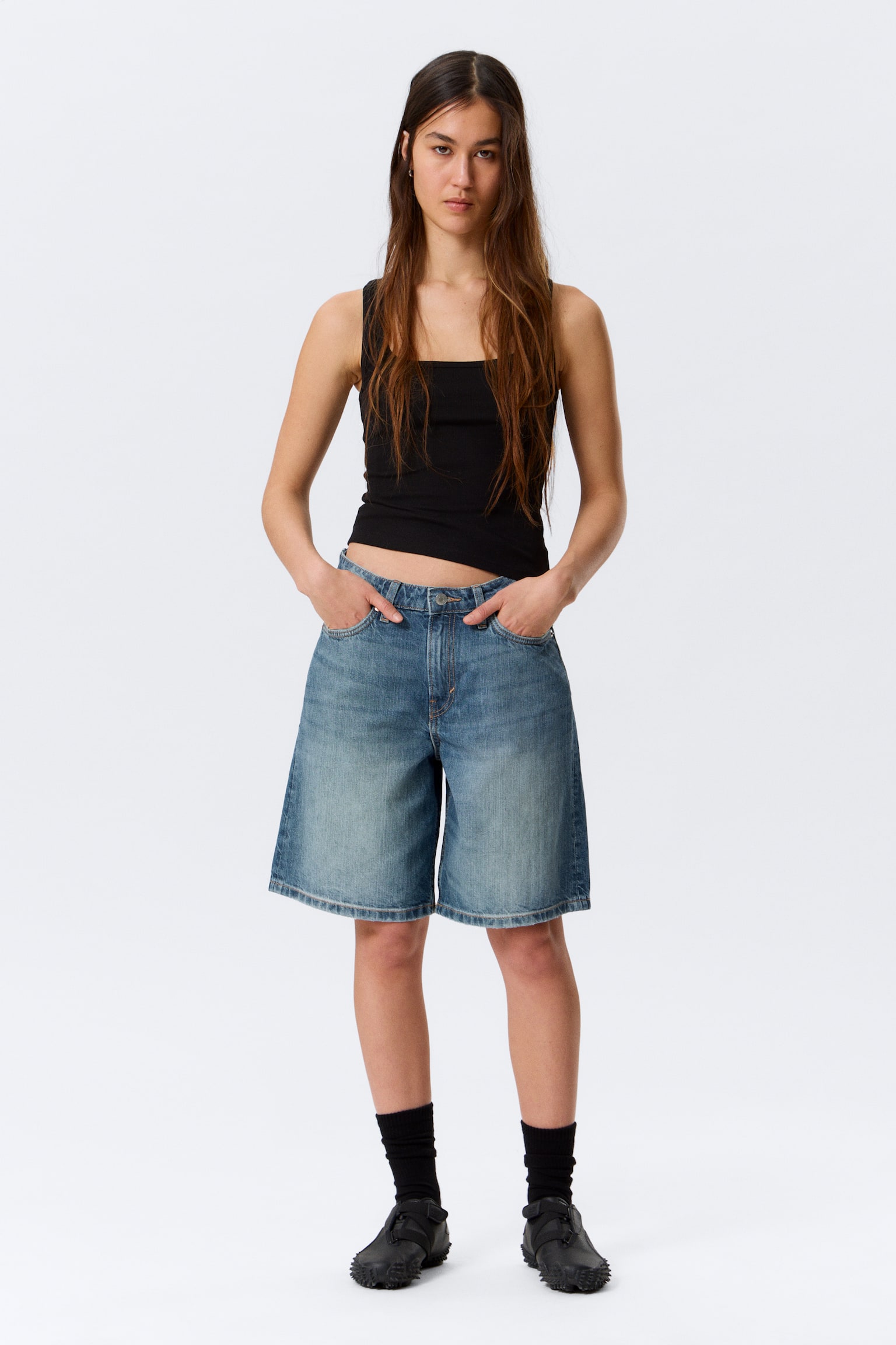 Monterey Low Rise Denim Shorts - Radio Blue - Mittelblau/Abgetöntes Schwarz - 1