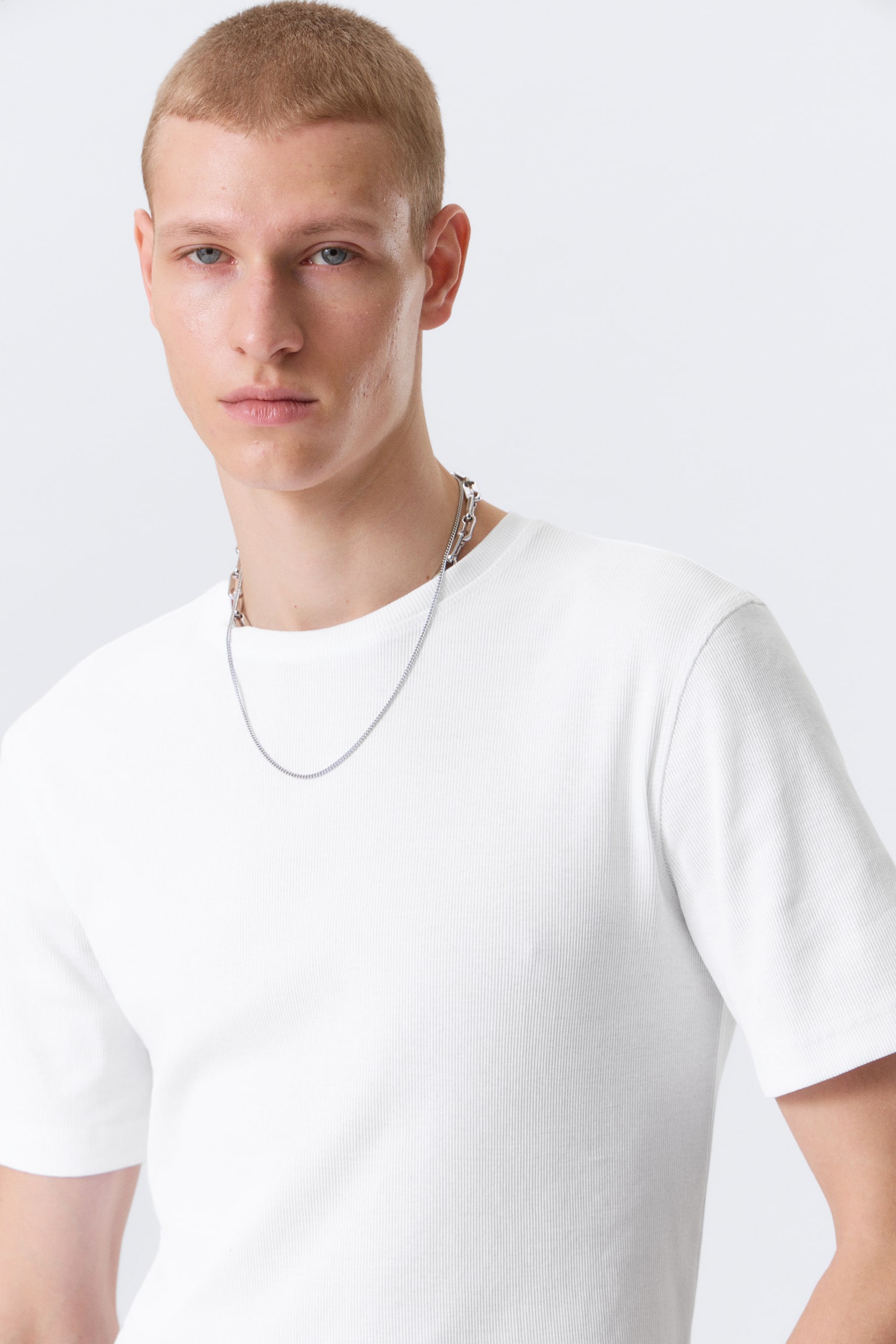 Klassisches Slim-T-Shirt aus gerippter Baumwolle - Weiß/Schwarz/Gewaschenes Graubraun - 4