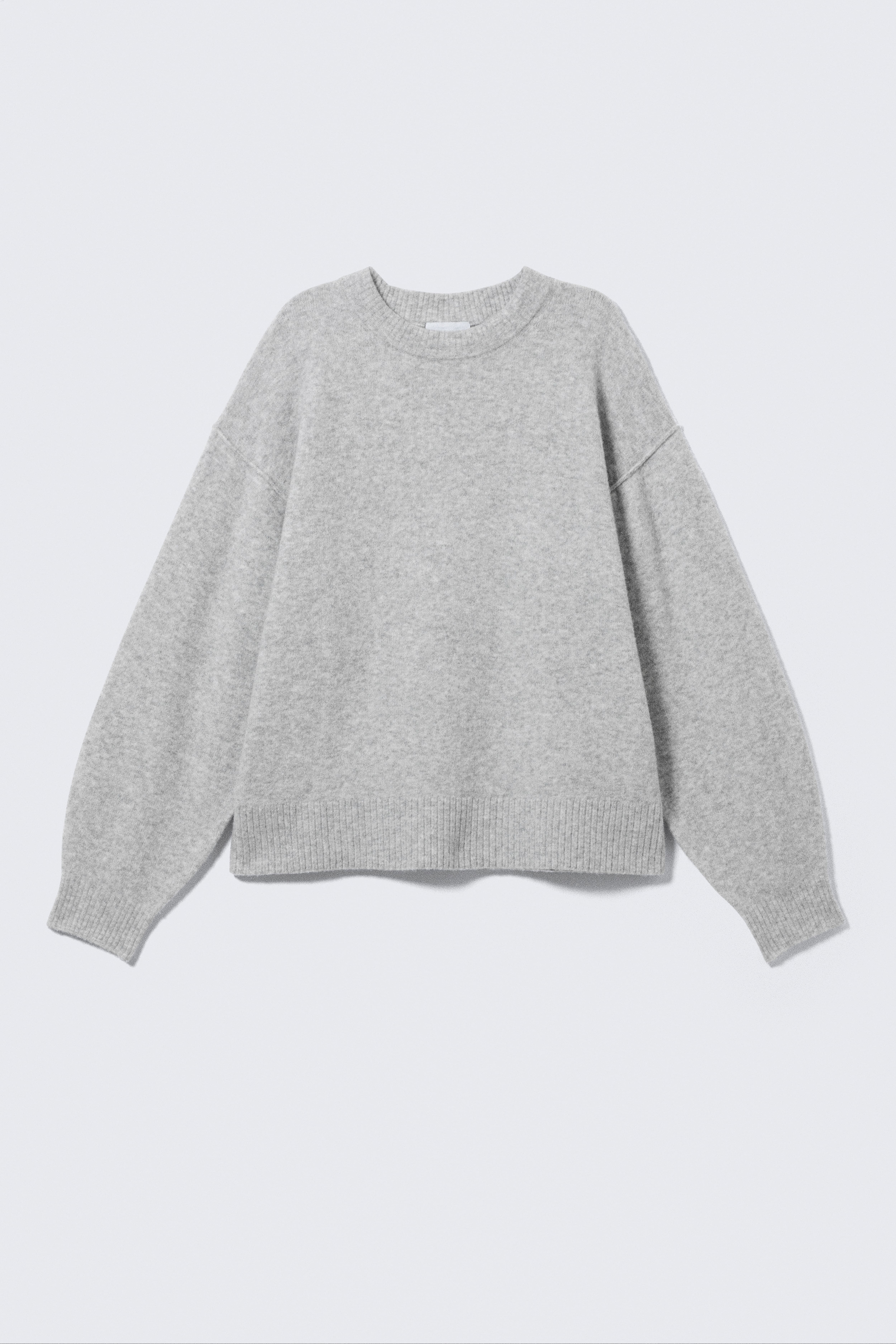 Relaxed Knitted Sweater - Round neck - Long sleeve - Light Grey 