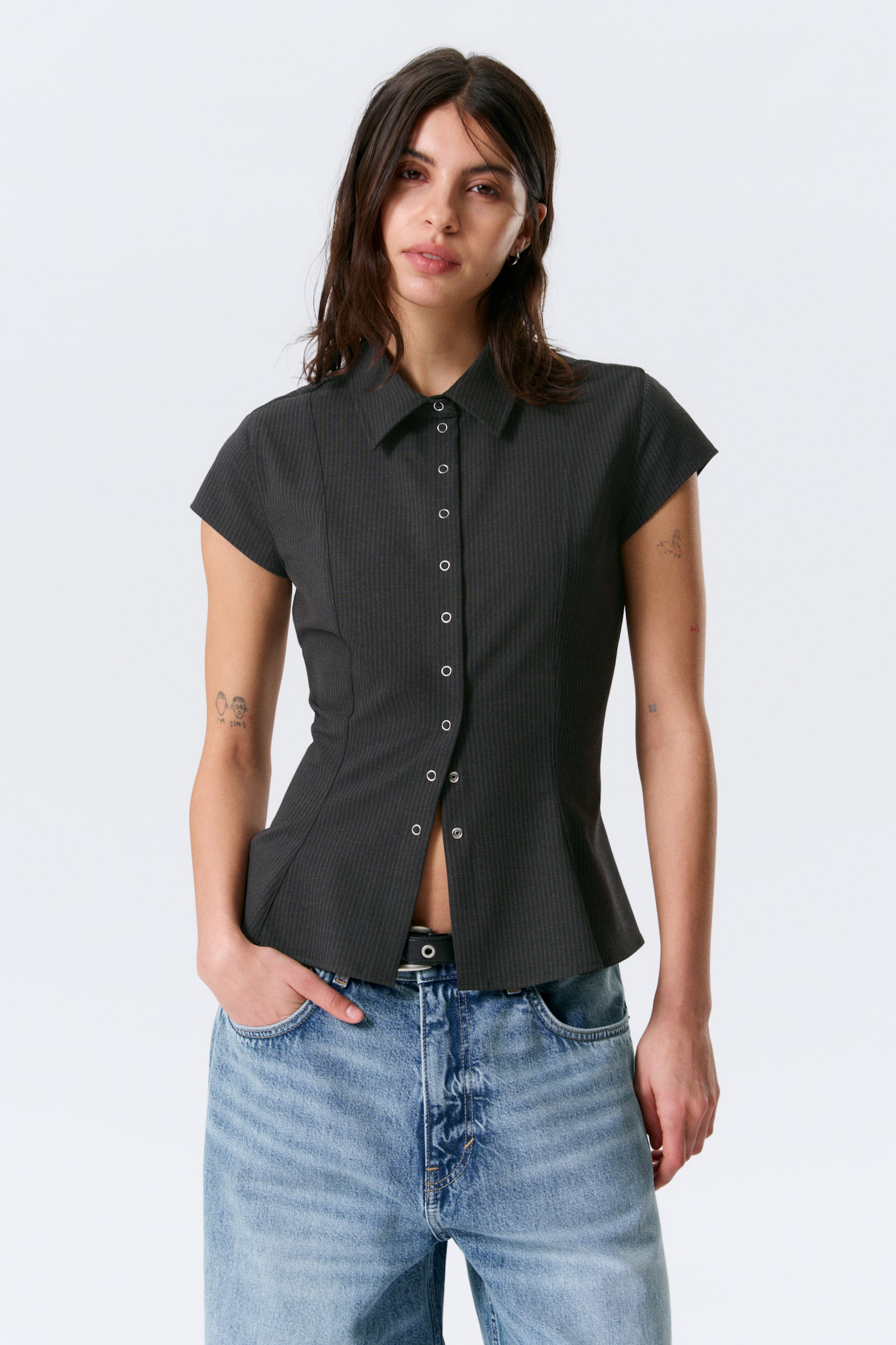 Chemise Slim Fit en crêpe - Gris foncé - Fines rayures - 1