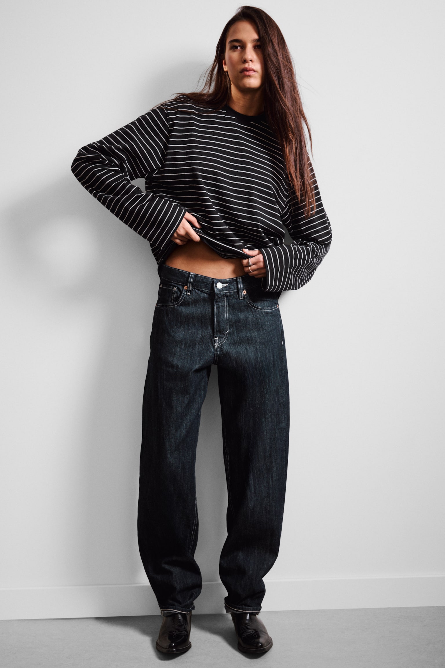 Nebula Mid Waist Loose Barrel Leg Unisex Jeans - Blue Rinse - Dunkelblau/Chelsea Black - Schwarz - 3