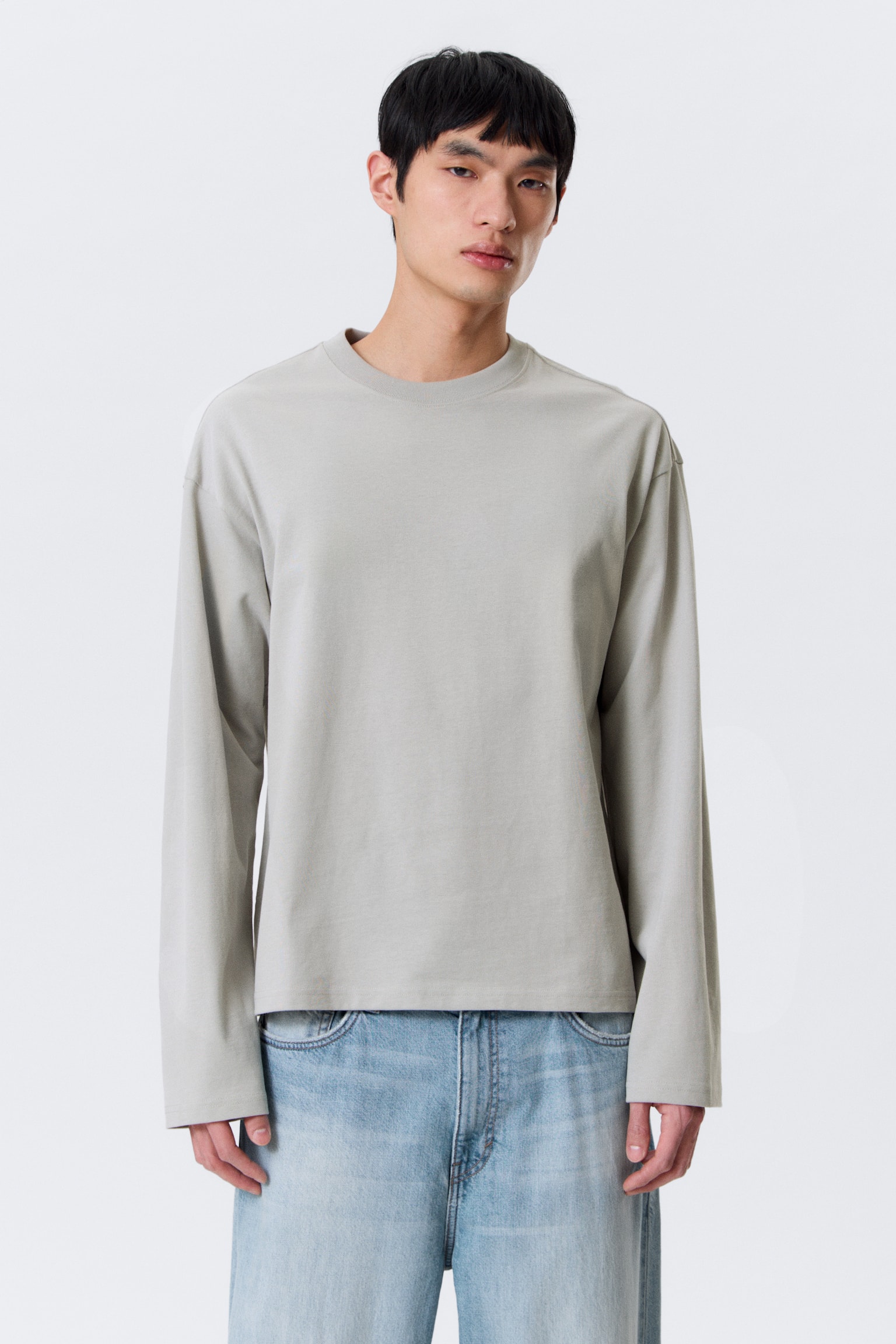 Свободна блуза с дълги ръкави и правоъгълна кройка - Светъл прашен мол/Black/Тъмно морскосиньо/Синьо и бяло райе/Изпрано синьо/Бели и тъмносини райета/Тъмнокафяво на райе/White/Dark Brown/Тъмнозелено/Прашно сиво - 3