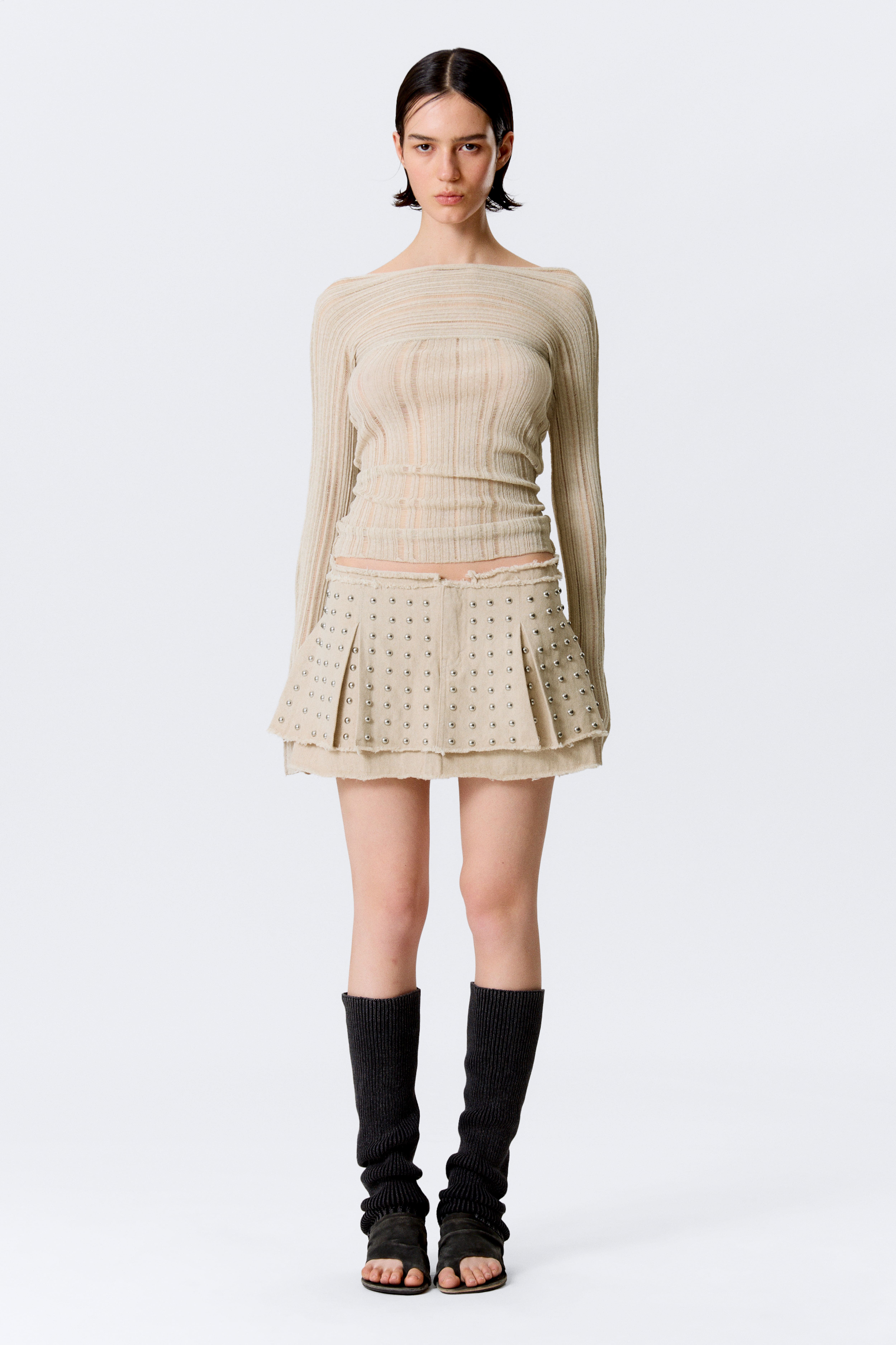 Minigonna plissettata con borchie - Beige