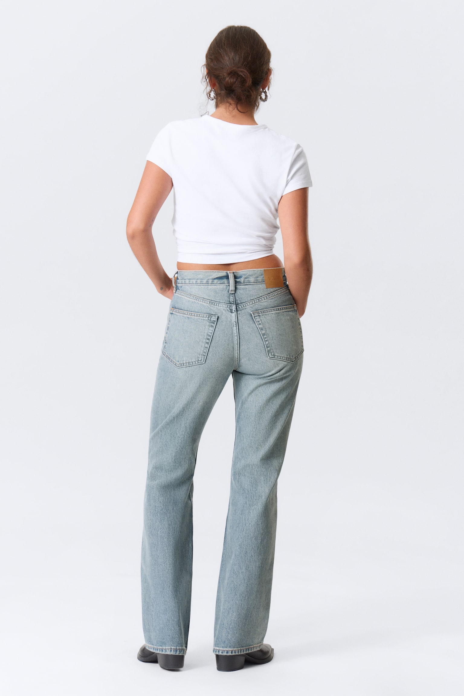 Moon Mid Waist Regular Bootcut Leg Jeans - Seventeen Blue – Middelblauw/Tuned Black – Zwart - 5