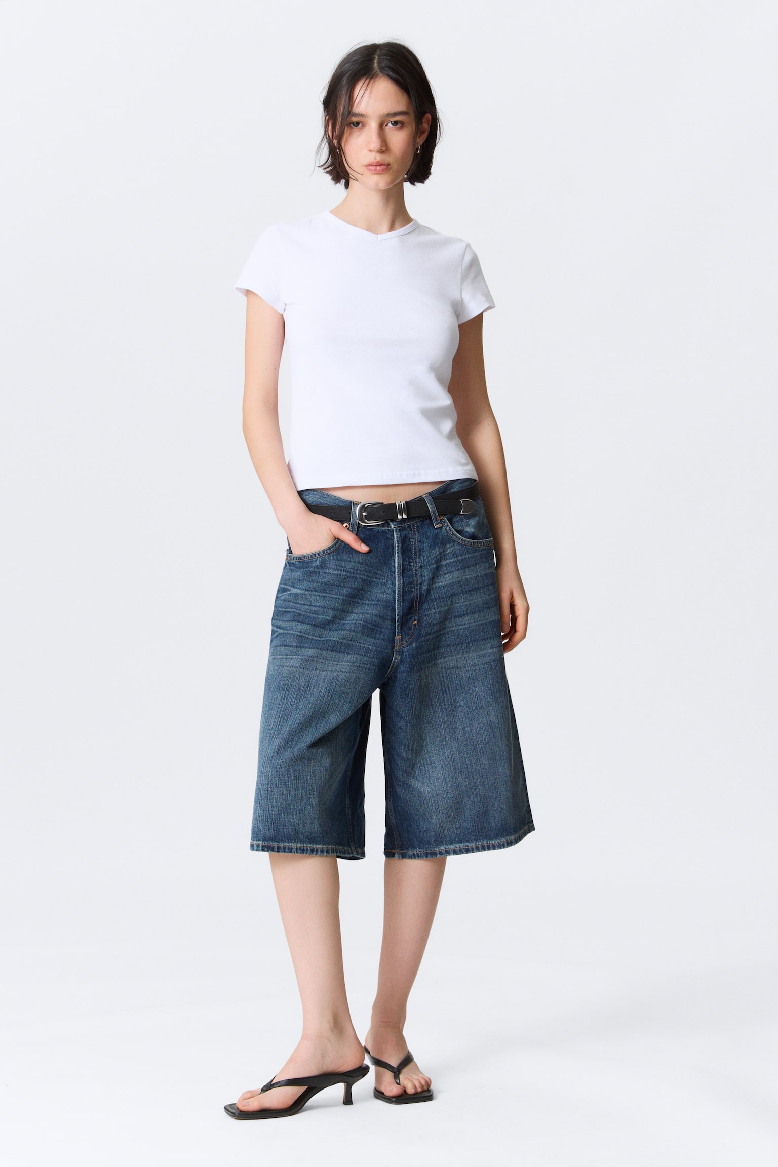 T-shirt slim V-neck a maniche corte - Bianco/Nero - 4