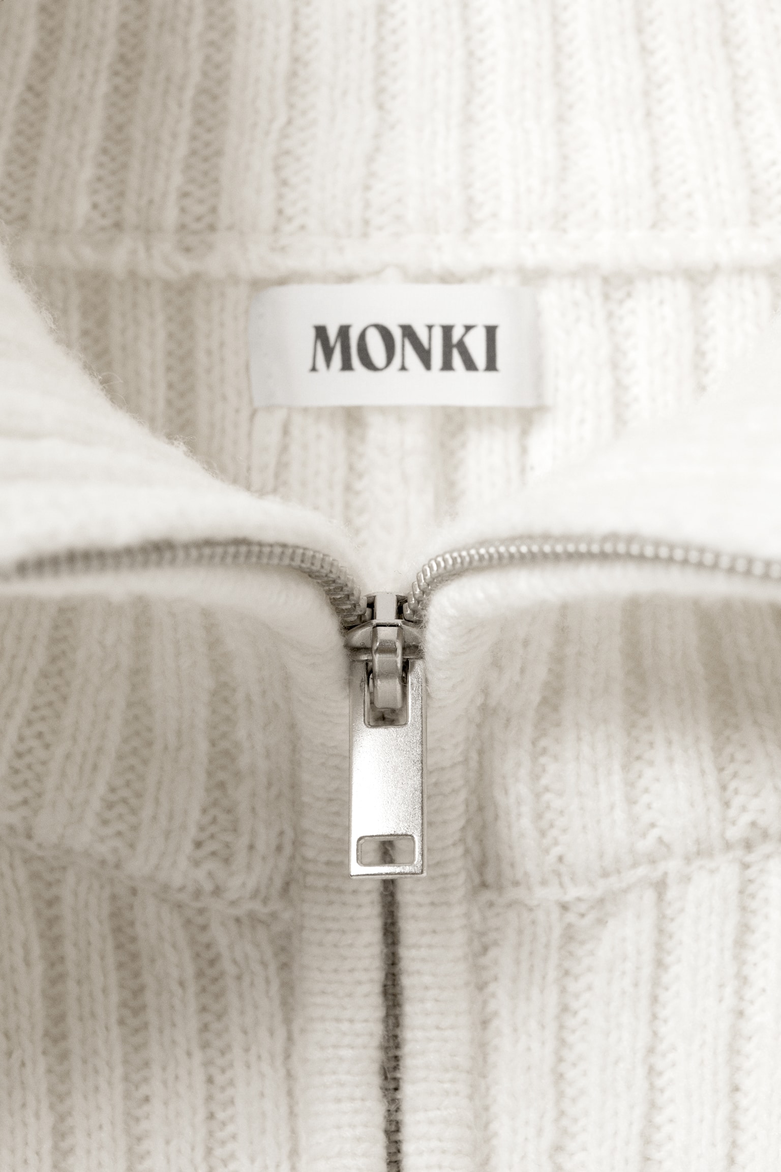 Rippstrick-Pullover mit Schößchen und Zipper - Weiß/Staubiges Graubraun - 6