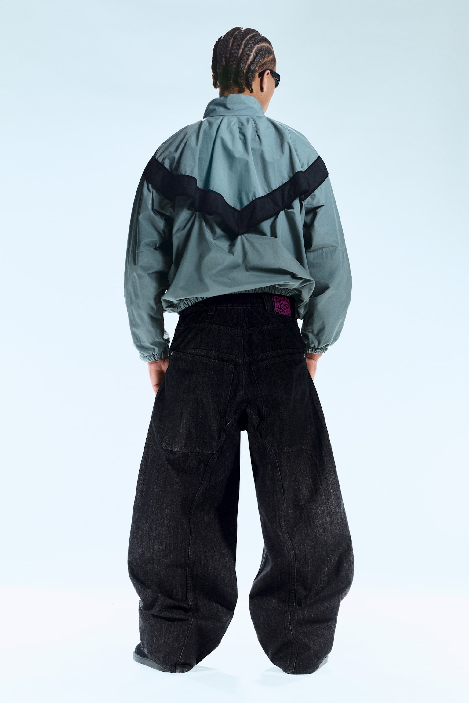 Dunno Unisex Low Rise Loose Barrel Leg Jeans - Black Rinse - Schwarz/02 Blue - Mittelblau/Cloudy Blue - Mittelblau - 8