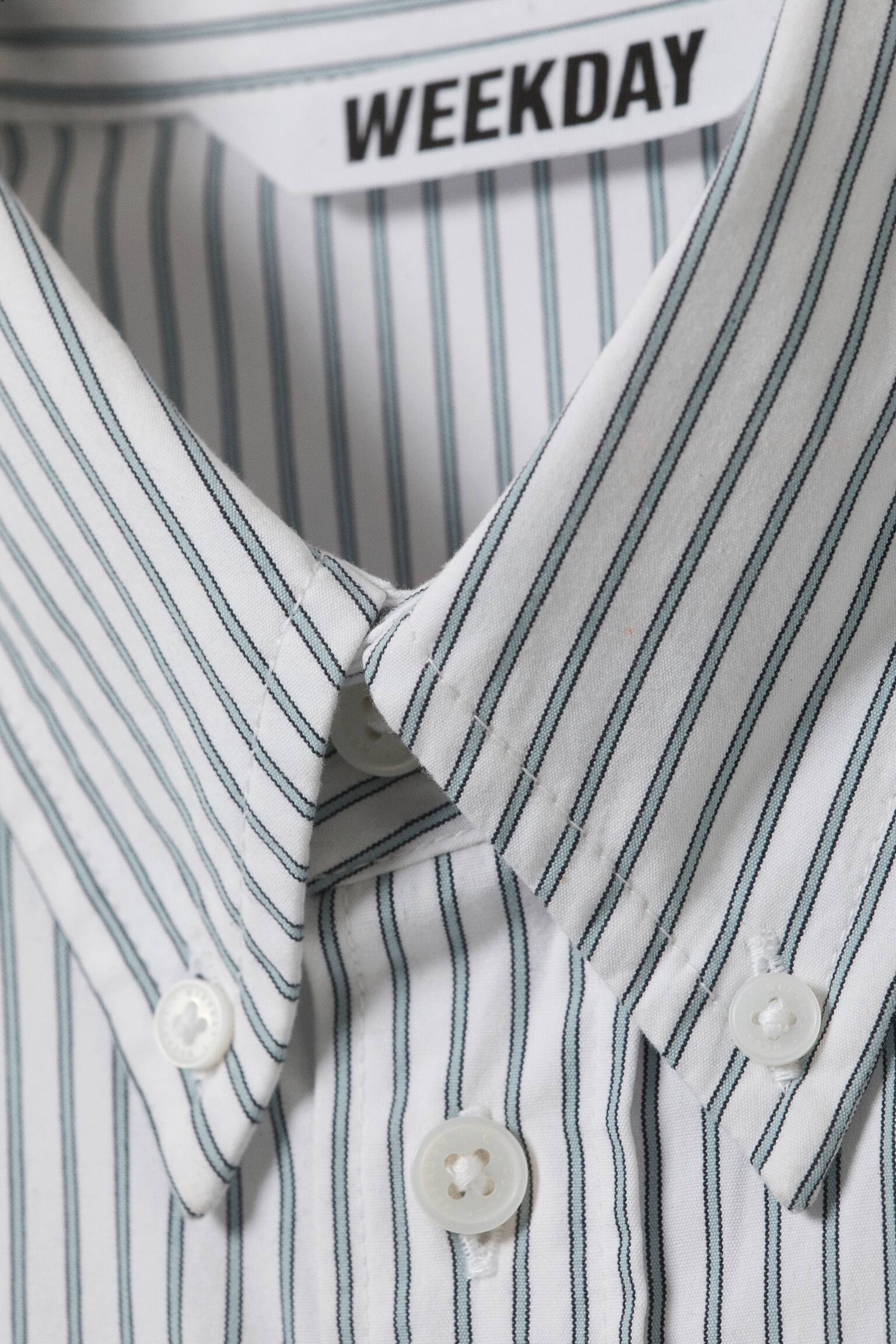 Oversized stribet skjorte med knapper - Hvid, blåstribet - 4