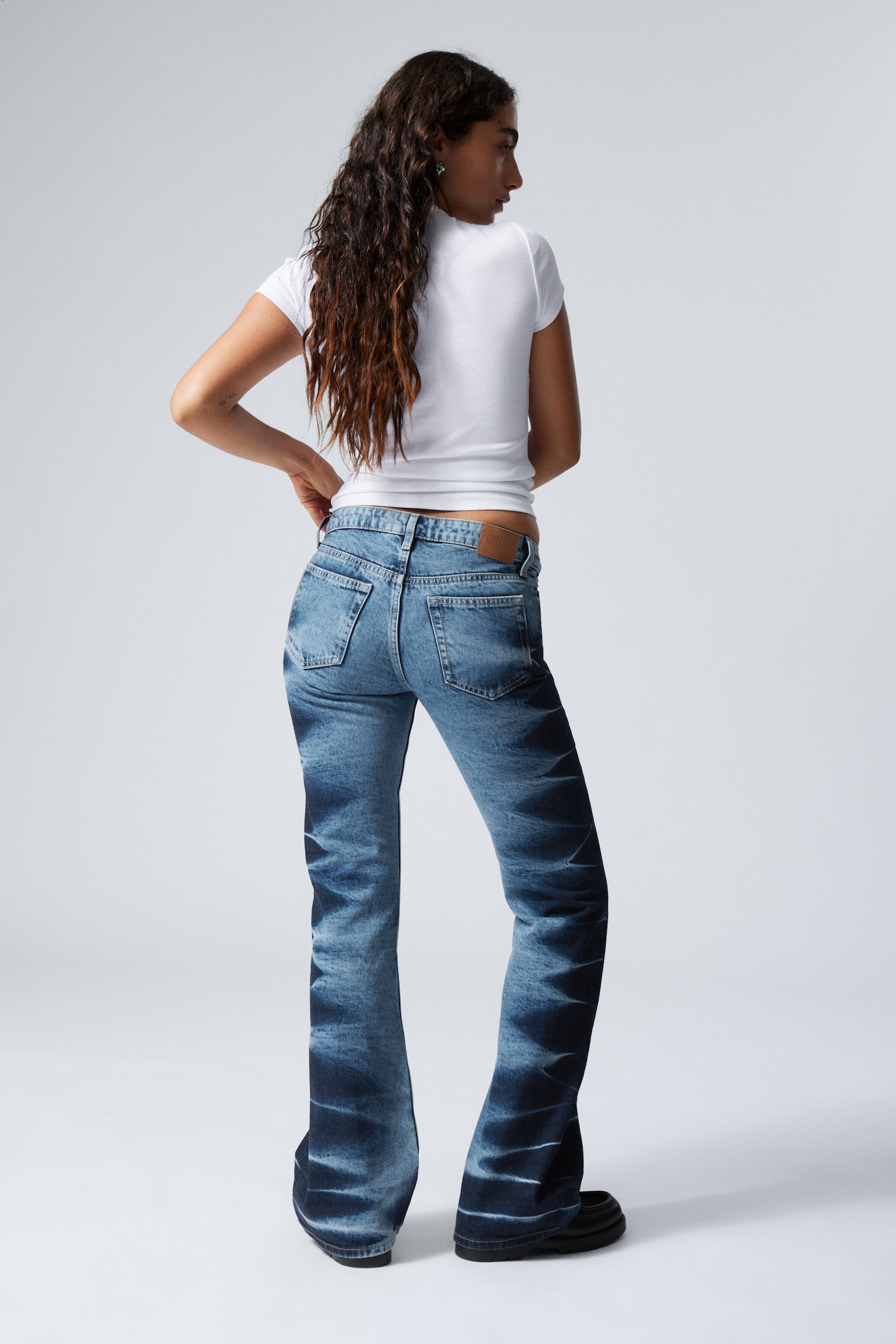 Nova Low Waist Slim Bootcut Jeans - Blue Taggings - 5