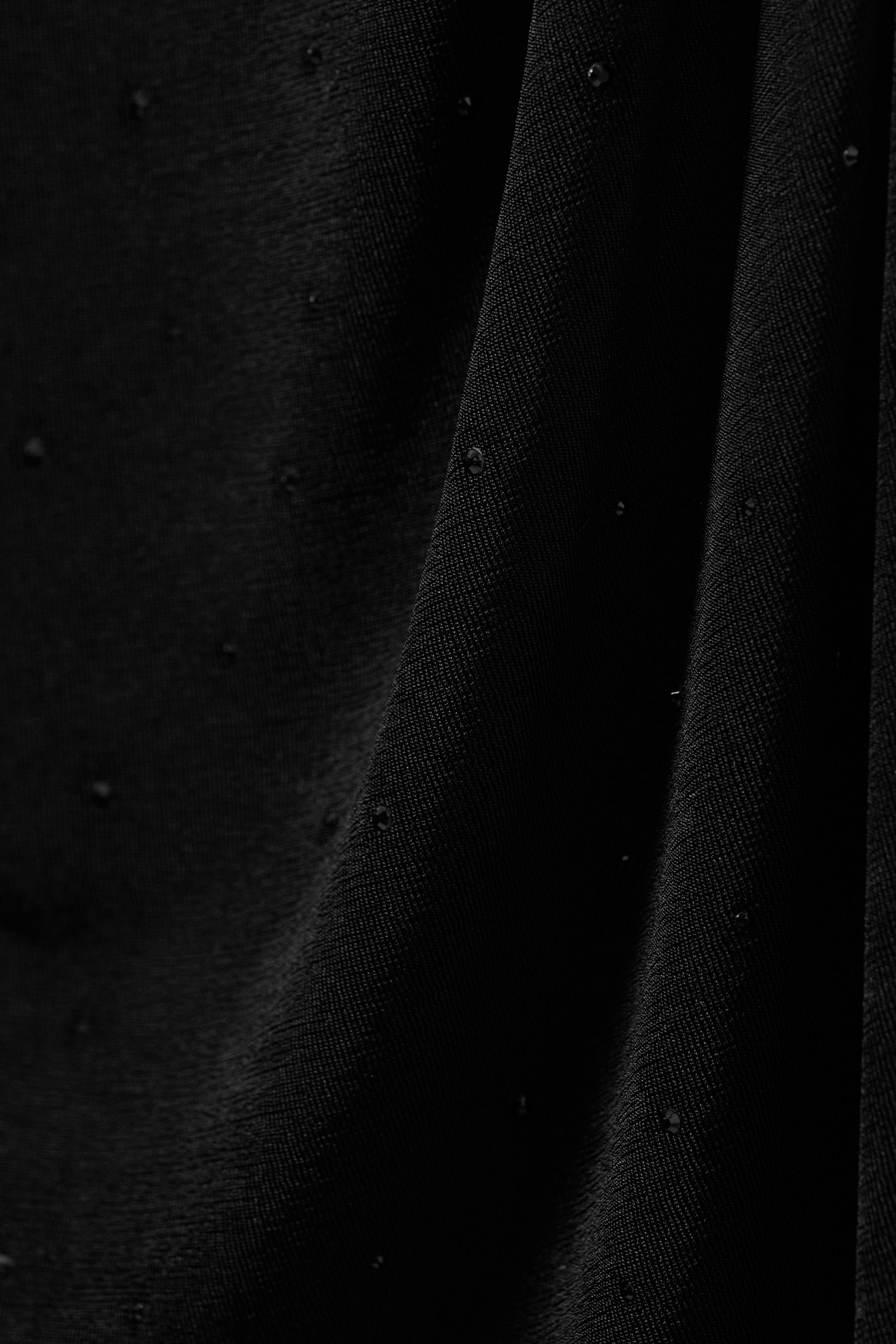 Gerafftes Langarm-Minikleid mit U-Boot-Ausschnitt - Schwarz - Strasssteine - 5