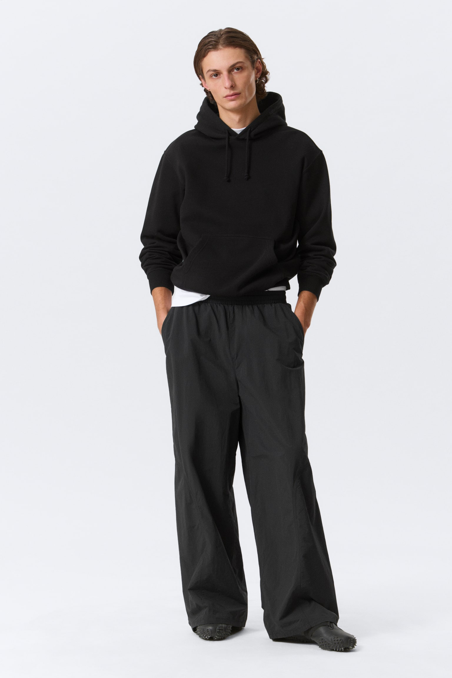 Nylonowe spodnie Loose Baggy Leg Mid Rise - Czarny - 2
