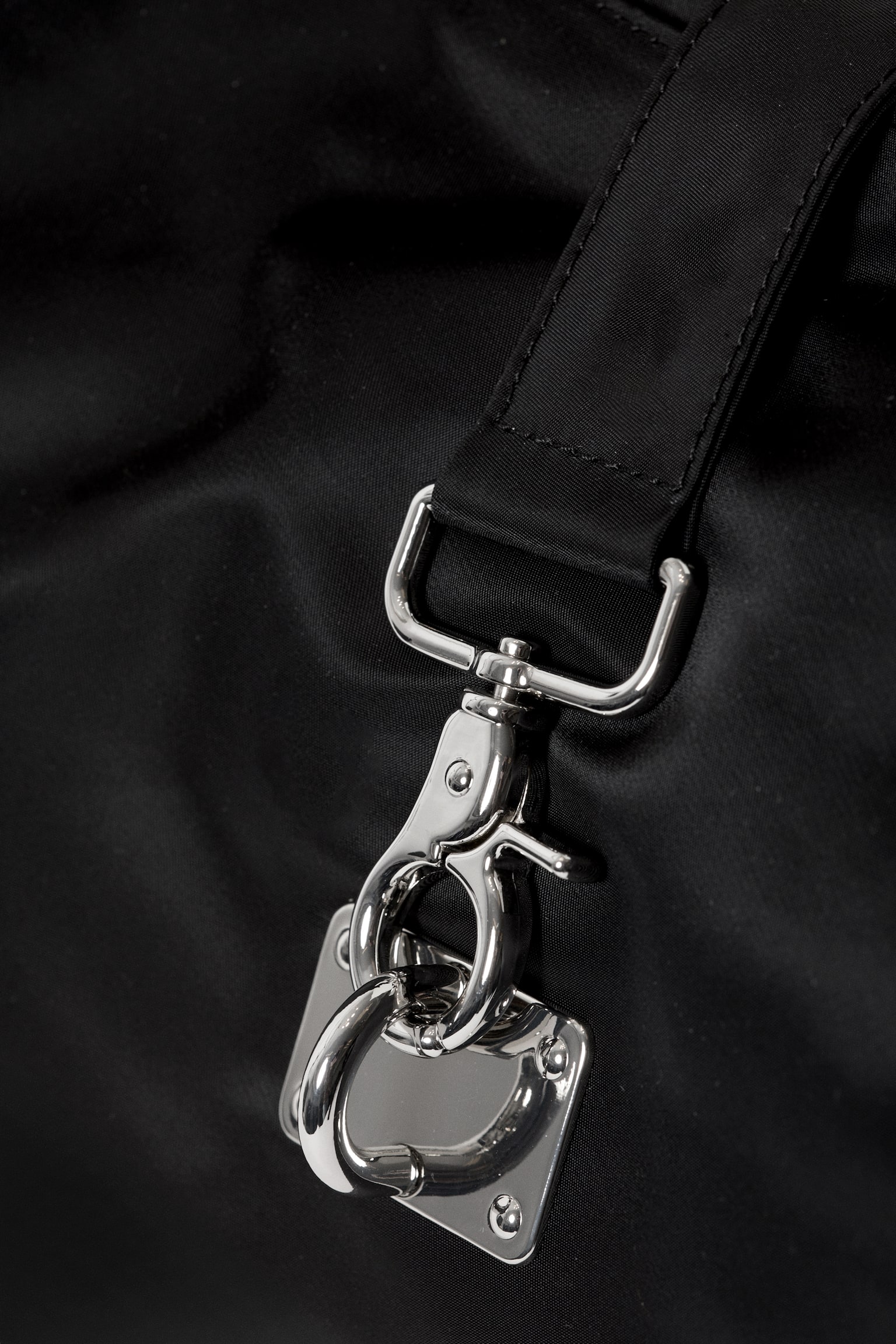 Střední ležérní ramenní taška s klipem - Černá - 4