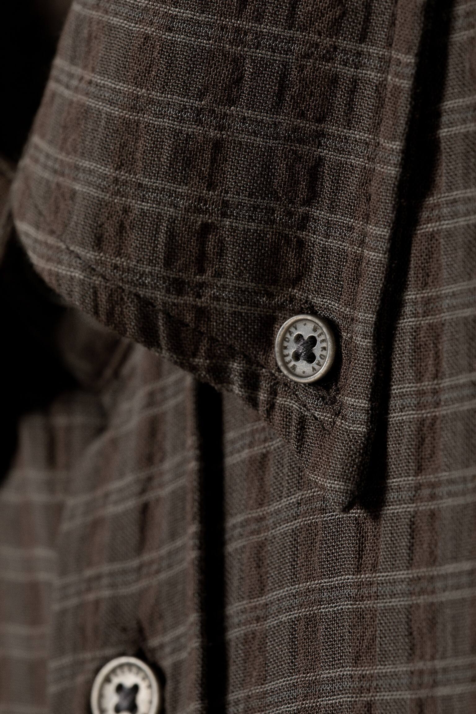 Ledig strukturerad button-down skjorta - Rutig mörkbrun/Rutig grå - 5