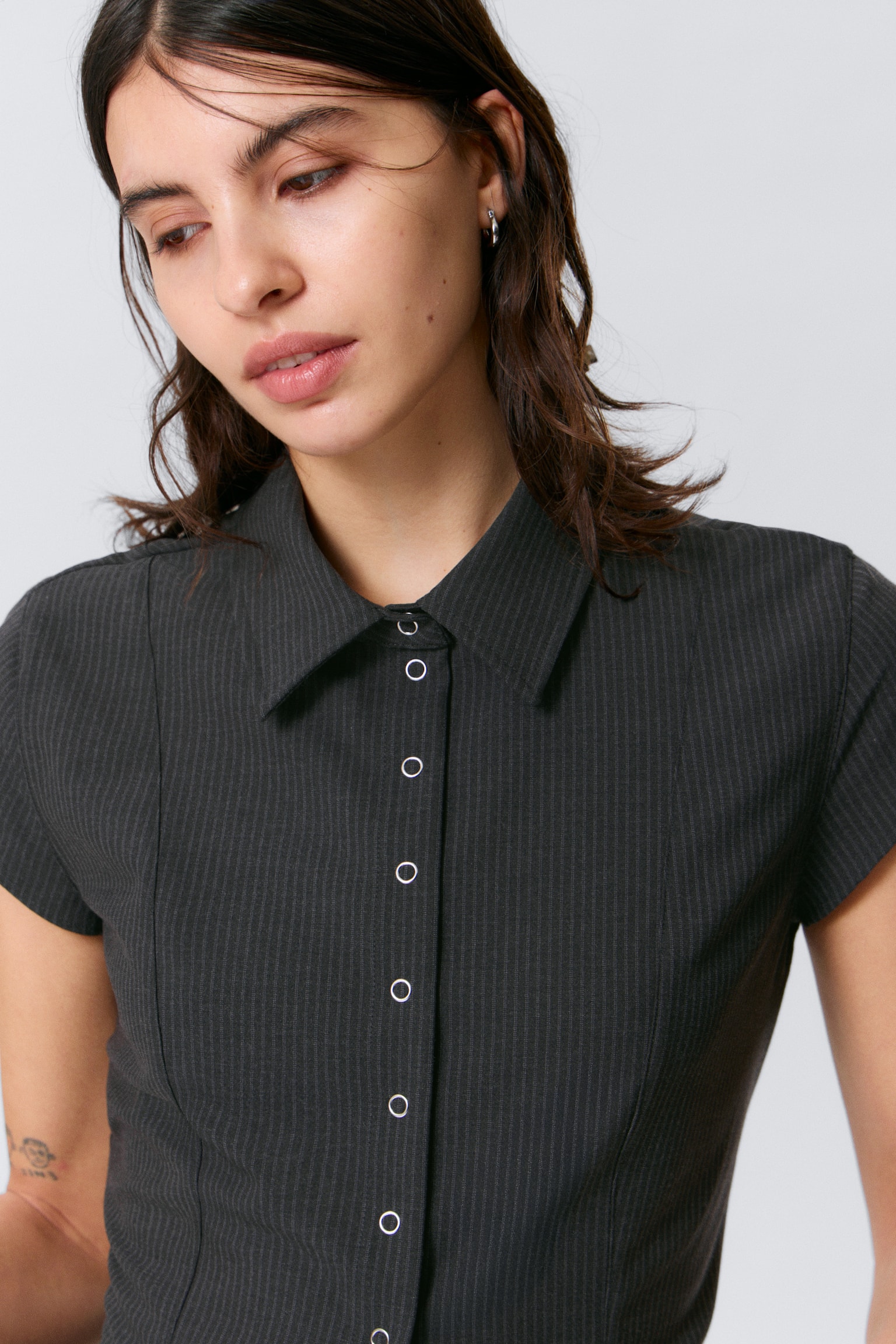 Chemise Slim Fit en crêpe - Gris foncé - Fines rayures - 5