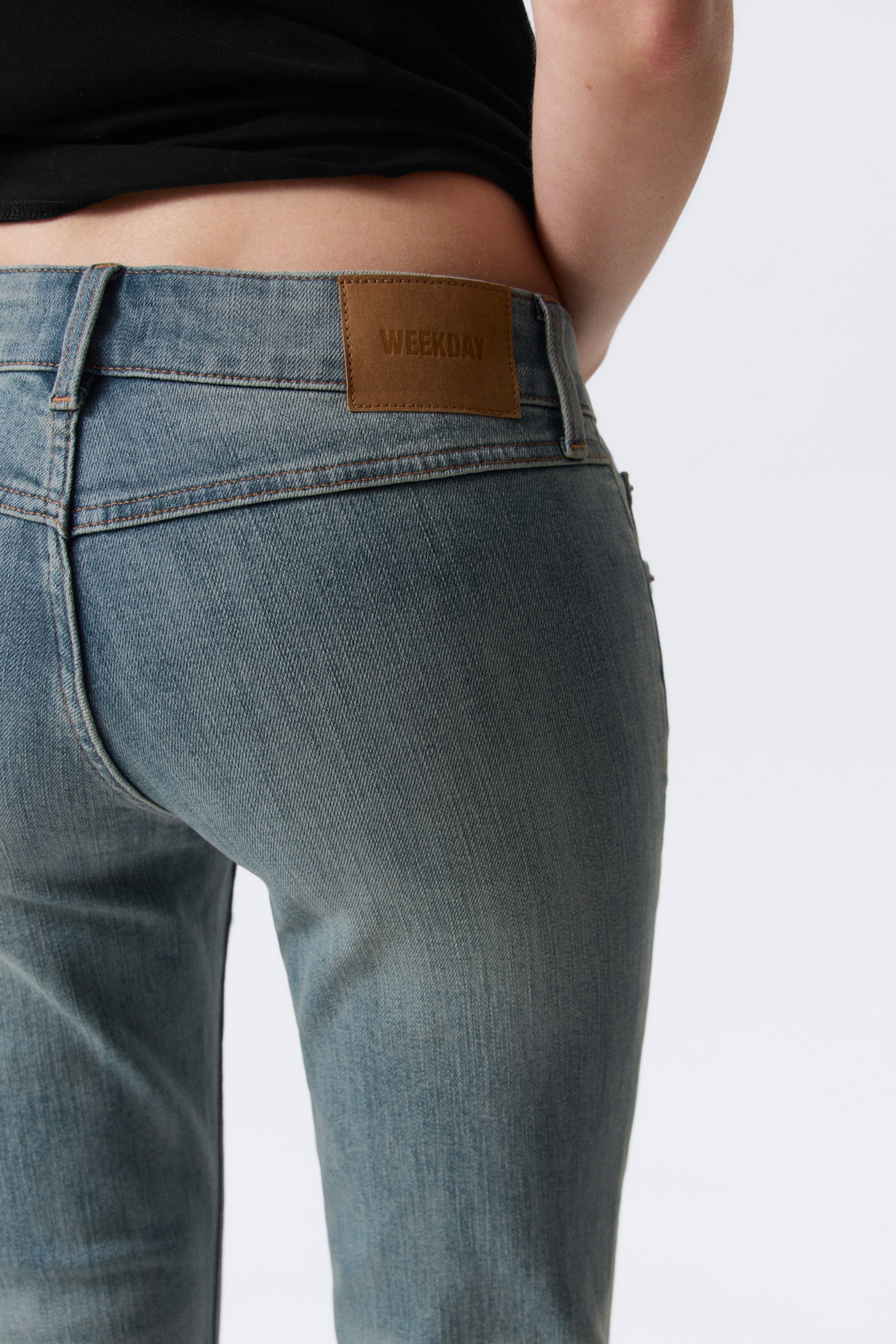 Hour Matalavyötäröiset kapeat bootcut-farkut - Gloria Blue – keskisininen - 5