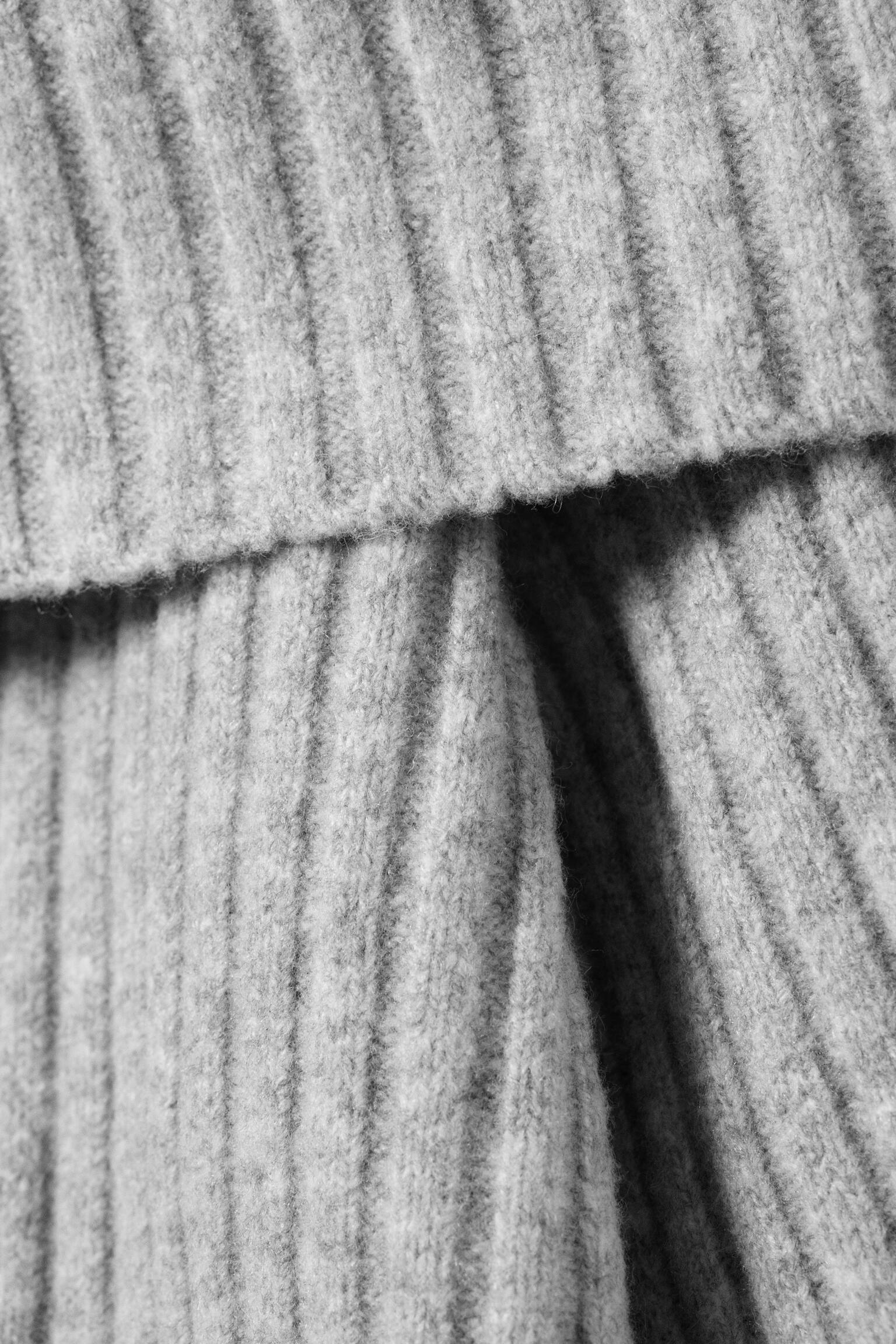 Off-Shoulder Ribbed Knitted Sweater - Grey Melange/Light Beige - 3