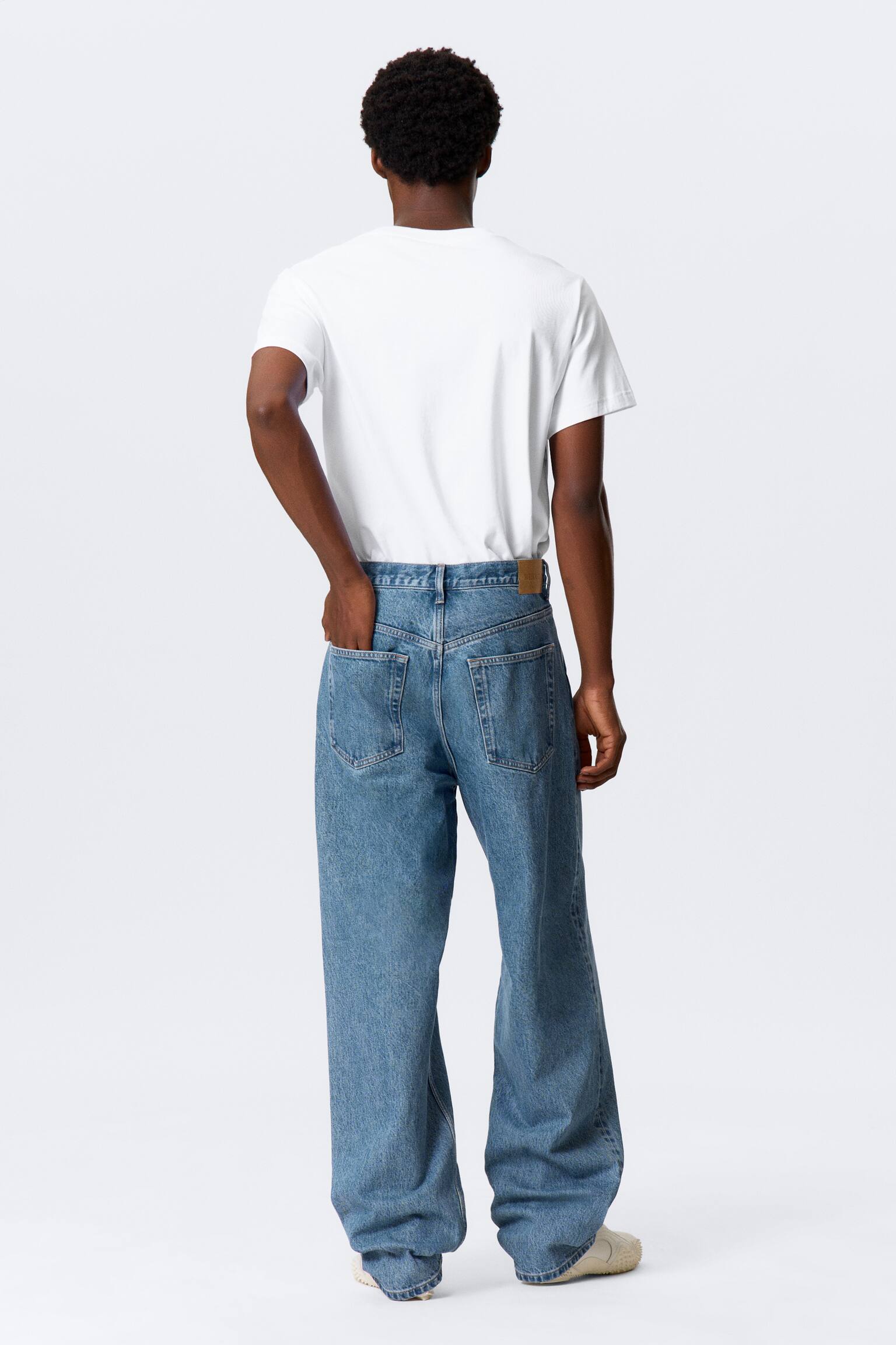 Galaxy Mid Waist Loose Straight Leg Unisex Jeans - 90s Blue - Mellanblå/Blue Rinse - Mörkblå/Gloria Blue - Mellanblå/Port Blue - Ljusblå/Redondo Black - Svart/2000 Blue - Mellanblå/Tuned Black - Svart/Deep Ocean Blue - Mörkblå/Second Blue - Blå/Canyon Grey - Mellangrå/Blue Fade - Mellanblå - 4