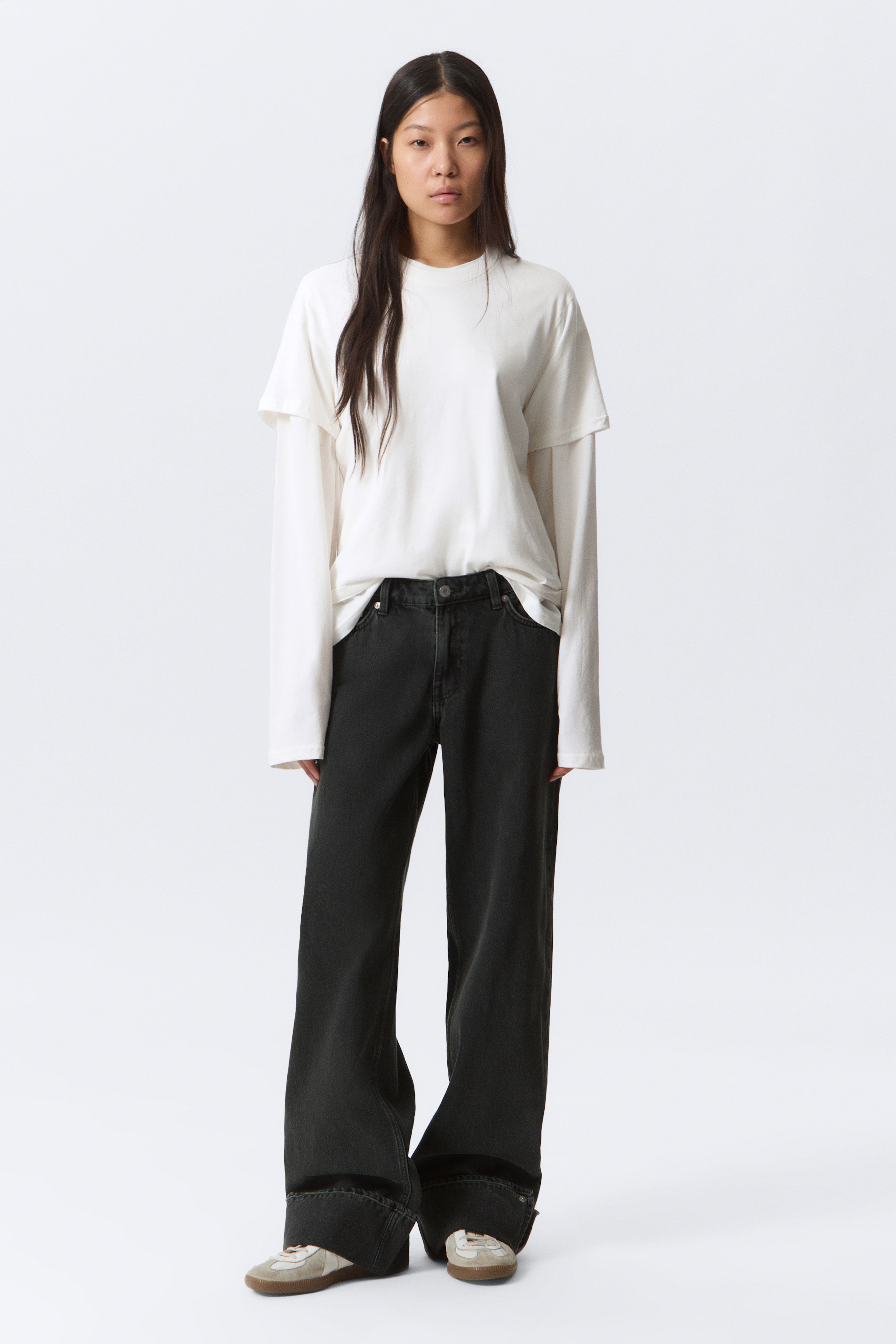 Jeans ampi a vita bassa con gamba larga e risvolto - Elegie Black - Nero