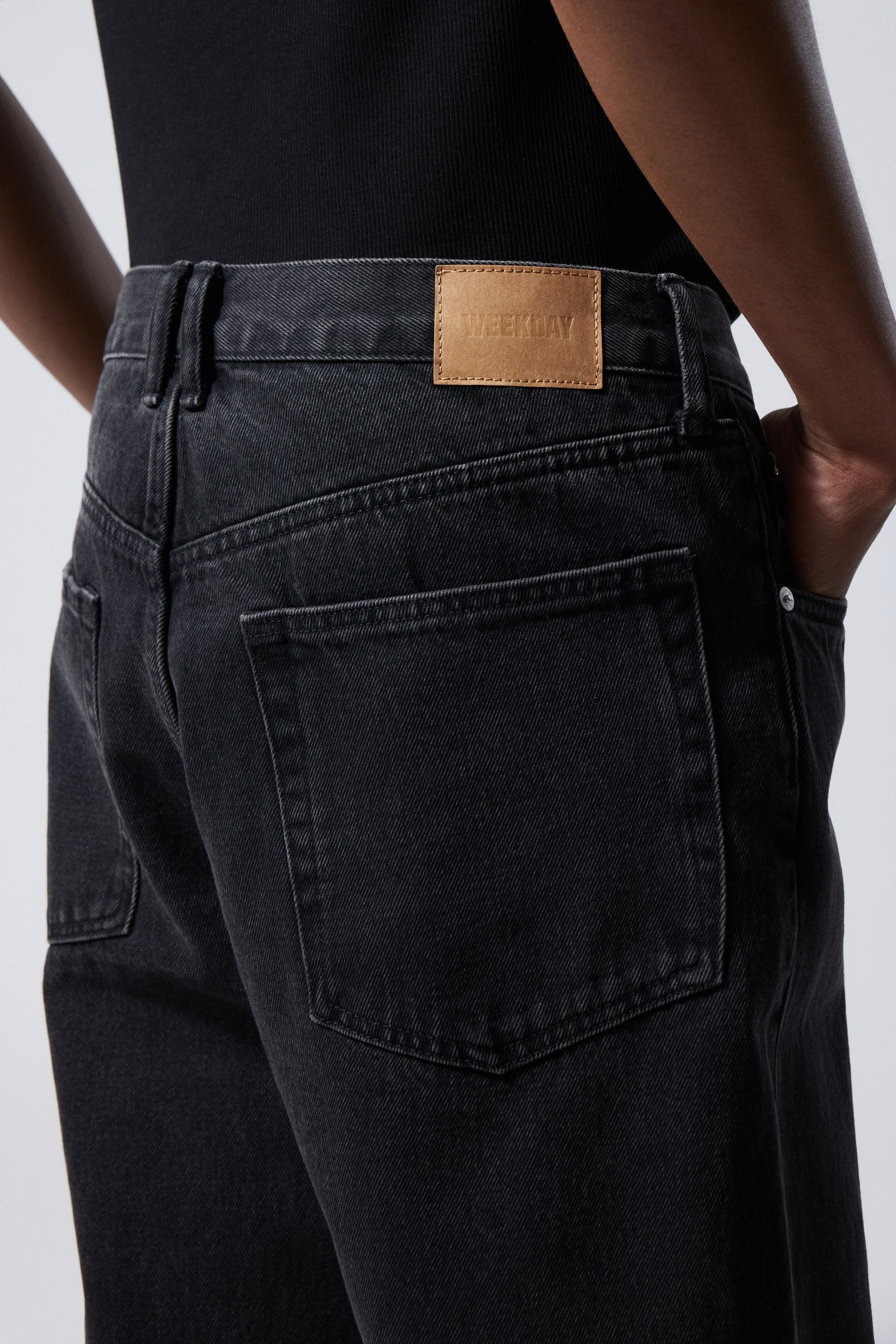 Barrel Relaxed Taperd Leg Jeans - Tuned Black - Black/Compact Blue - Dark Blue/90s Blue - Medium Blue - 6