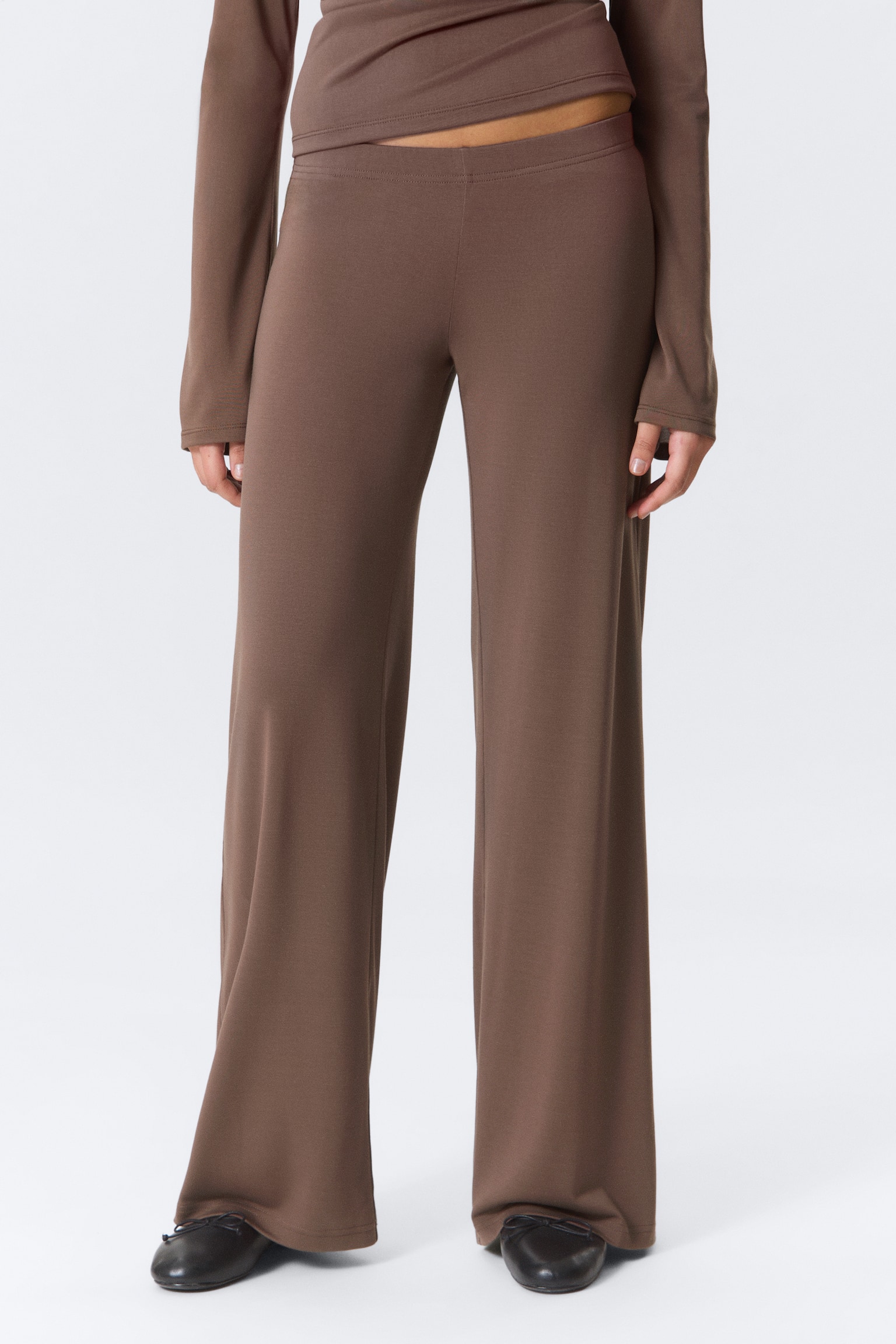 Weiche Hose mit weitem Bein und niedrigem Bund - Graubraun gewaschen/Gewaschenes Schwarz - 6