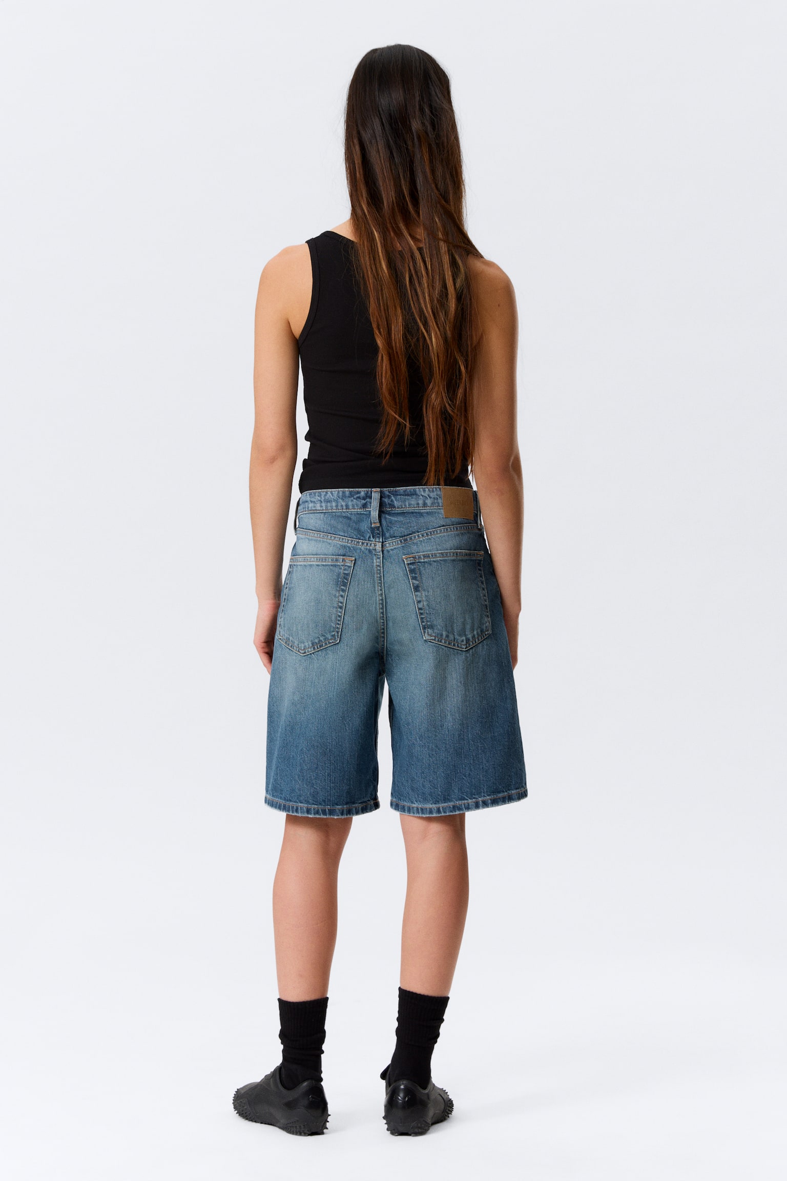 Monterey Low Rise Denim Shorts - Radio Blue - Mittelblau/Abgetöntes Schwarz - 6