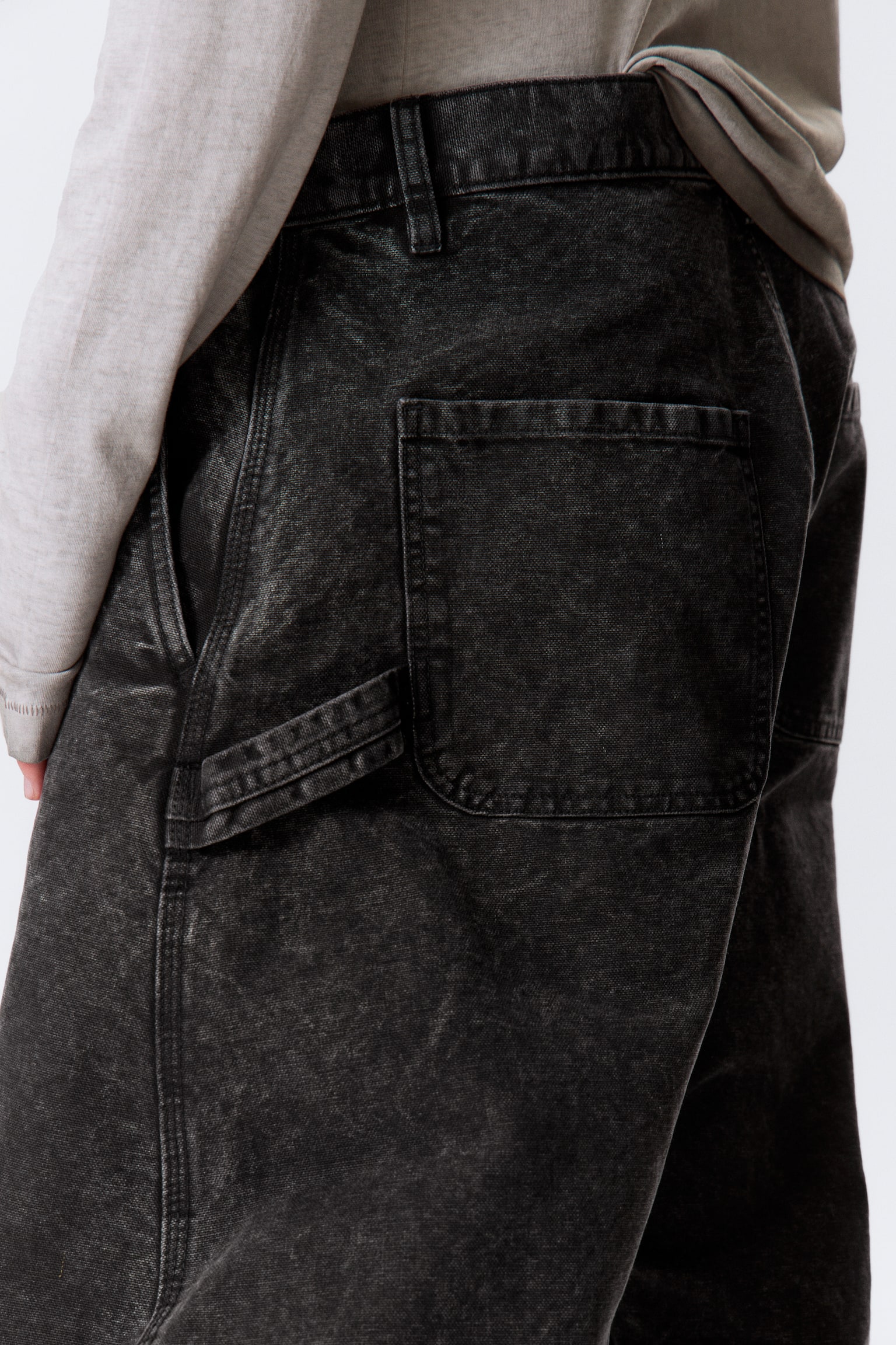 Weit geschnittene Workwear-Hose mit Barrel-Bein - Gewaschenes Schwarz - 6