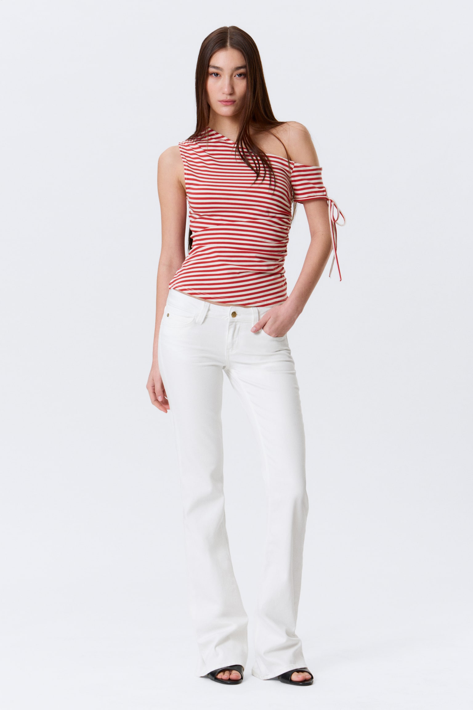 Nauwsluitende off-shouldertop met ruches - Rood/wit gestreept - 1