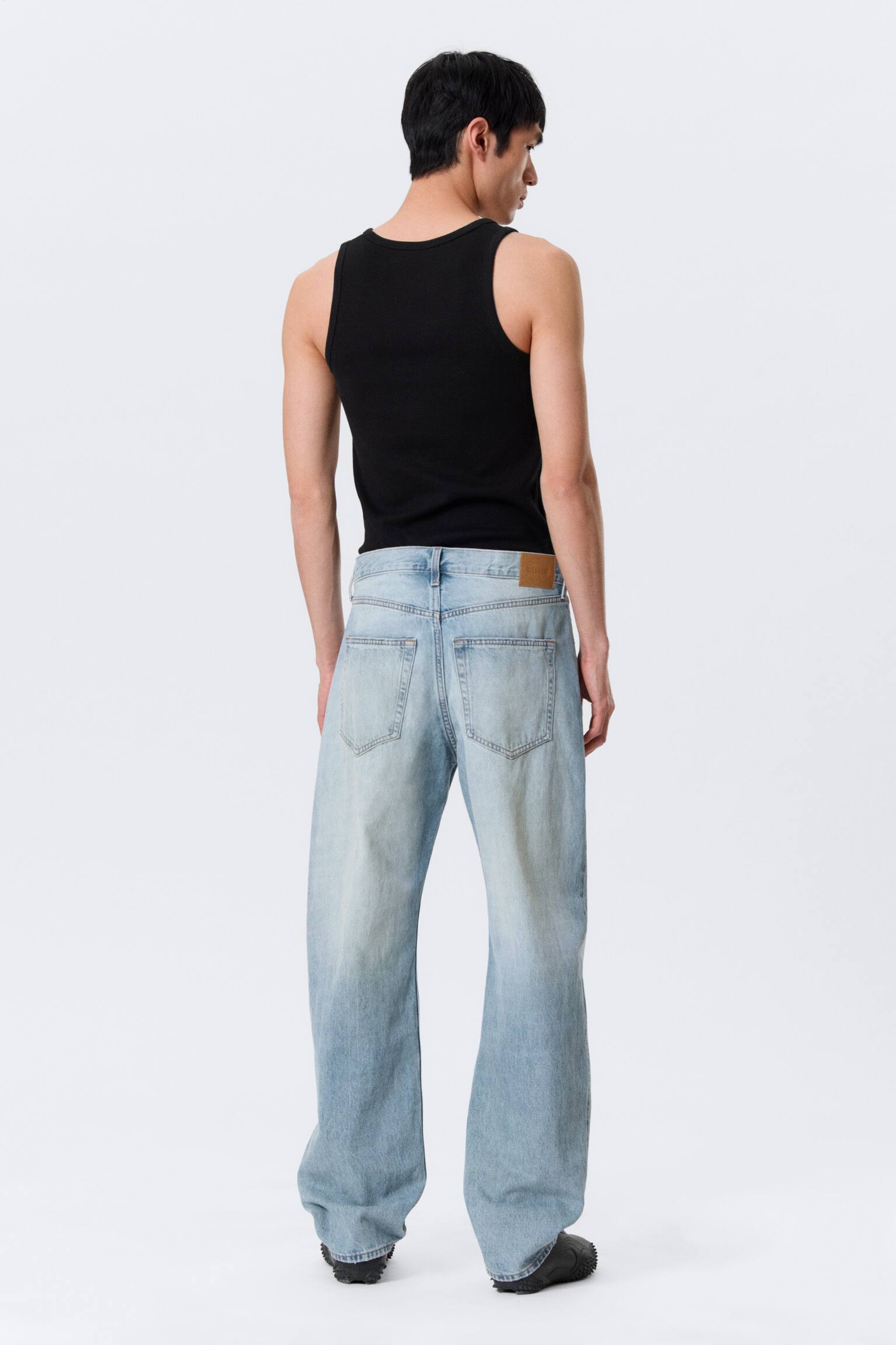 Nebula Mid-Rise Loose Barrel Leg Unisex Jeans - Kimberley Blue – lyseblå/Chelsea Black - Sort/Blue Rinse – mørkeblå - 7