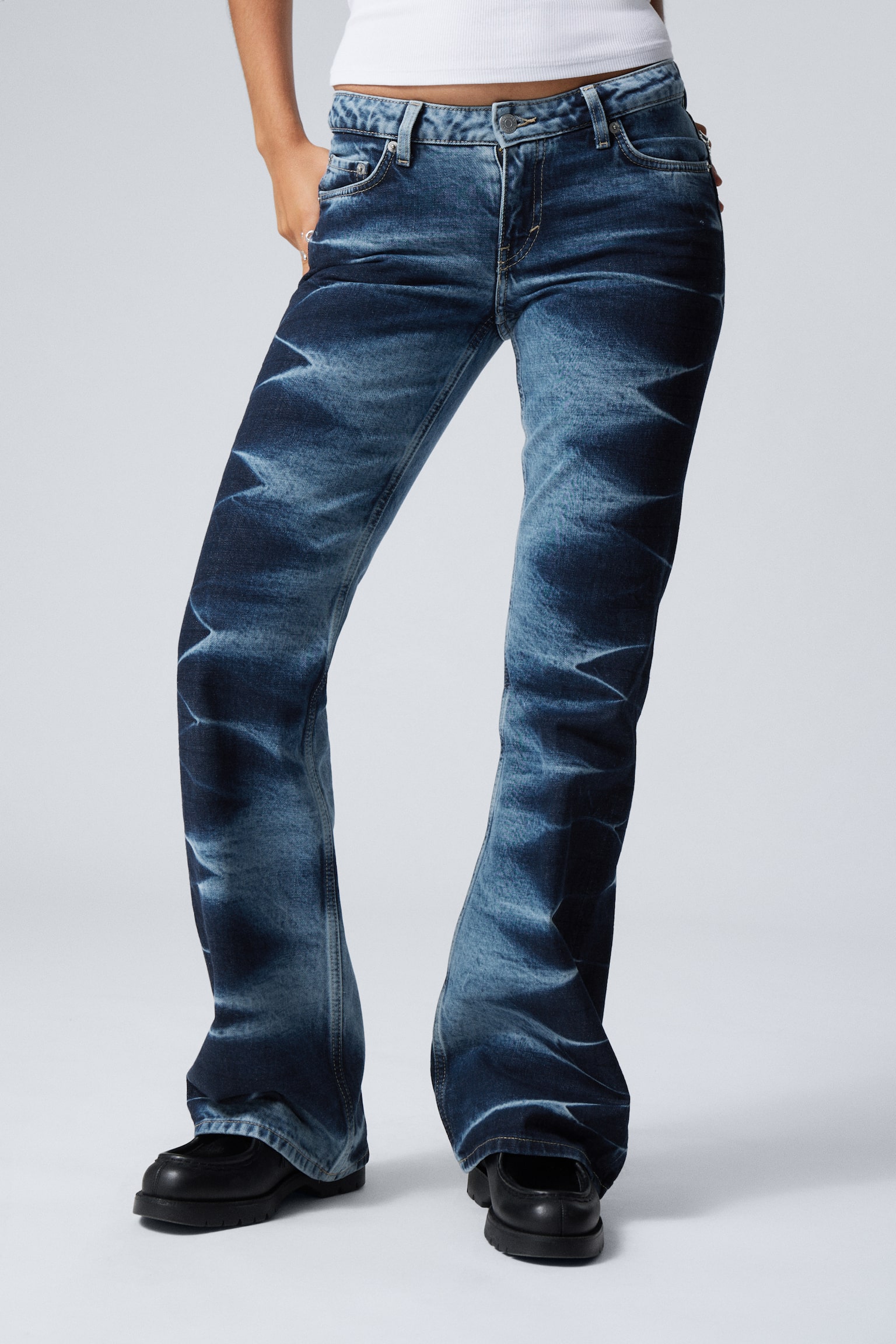 Nova Low Waist Slim Bootcut Jeans - Blue Taggings - 4