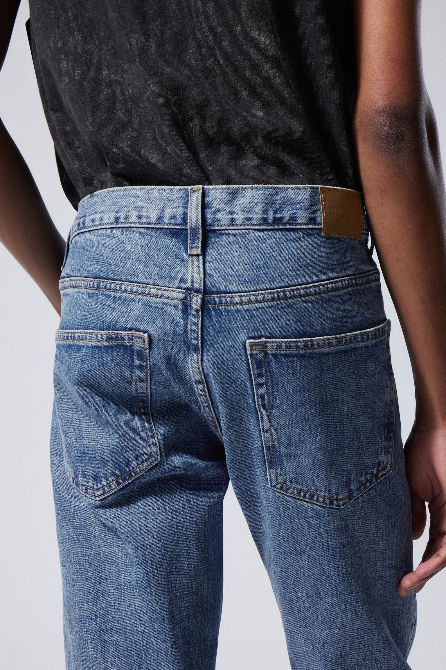 Sunday Slim Tapered Leg Jeans - 90s Blue - Medium Blue/Almost Black - Black/Cerulean Blue - Light Blue - 4