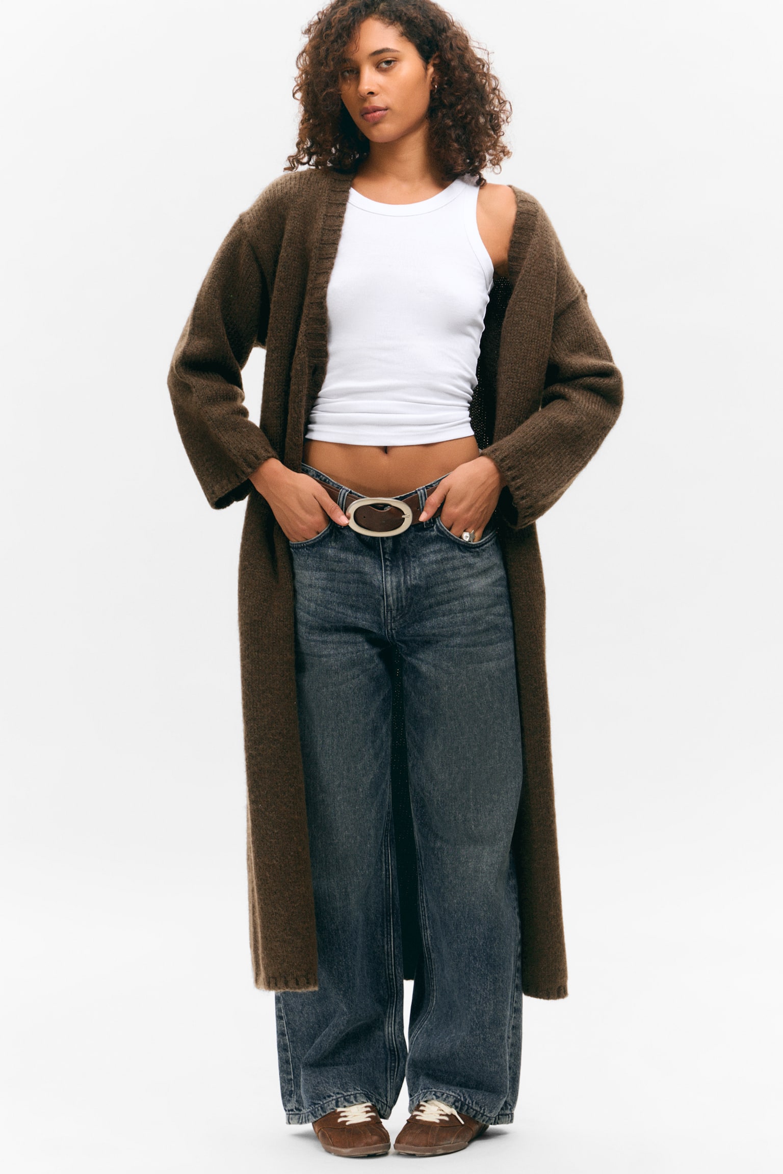 Langer Strickcardigan mit V-Ausschnitt - Dunkelbraun - 4