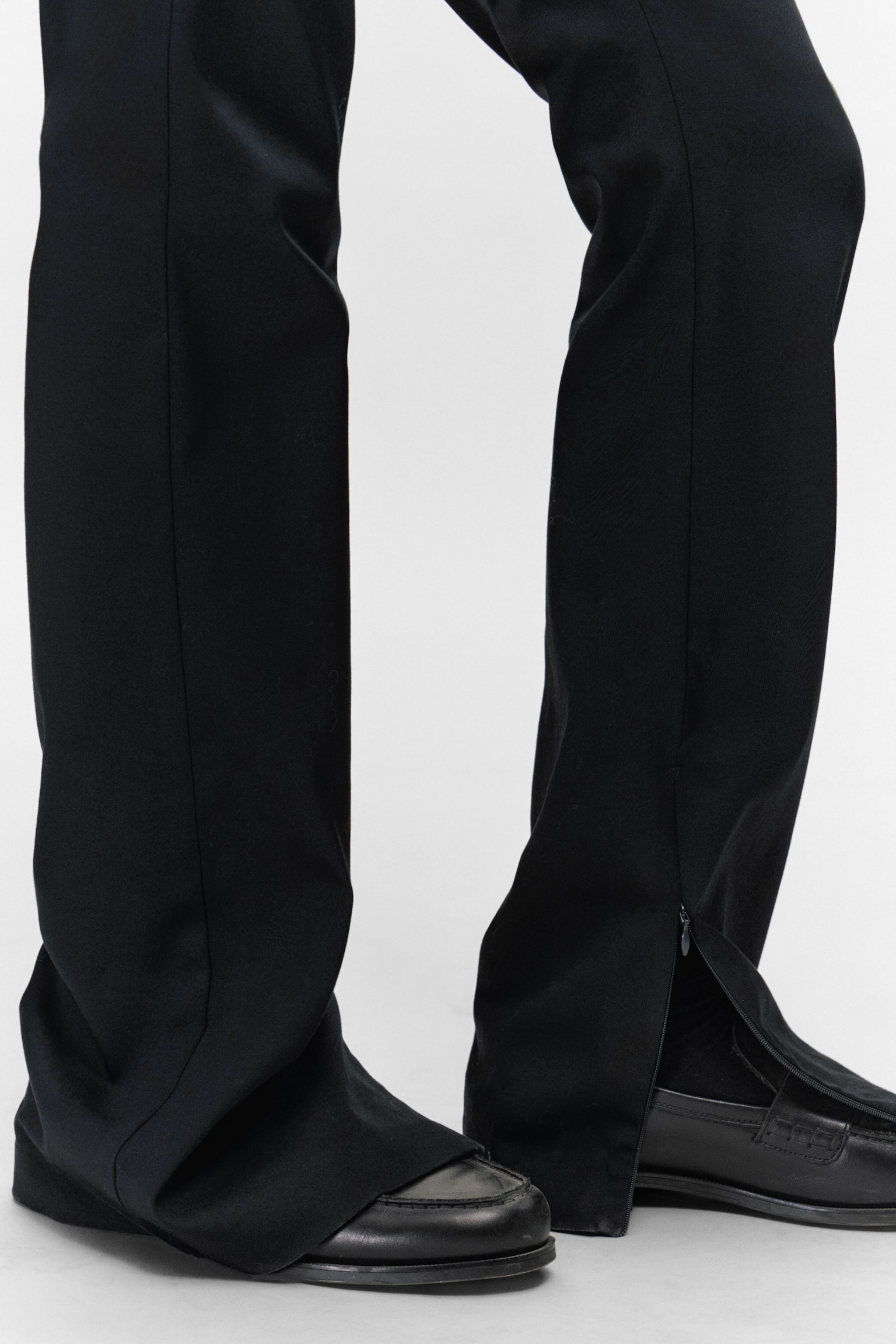 Satijnen broek met lage taille en rits - Zwart - 5