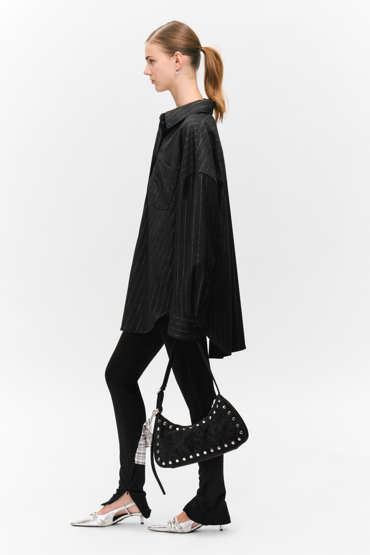 Oversize-Hemd mit Knopfleiste - Dunkelgrau - Metallic-Streifen - 3