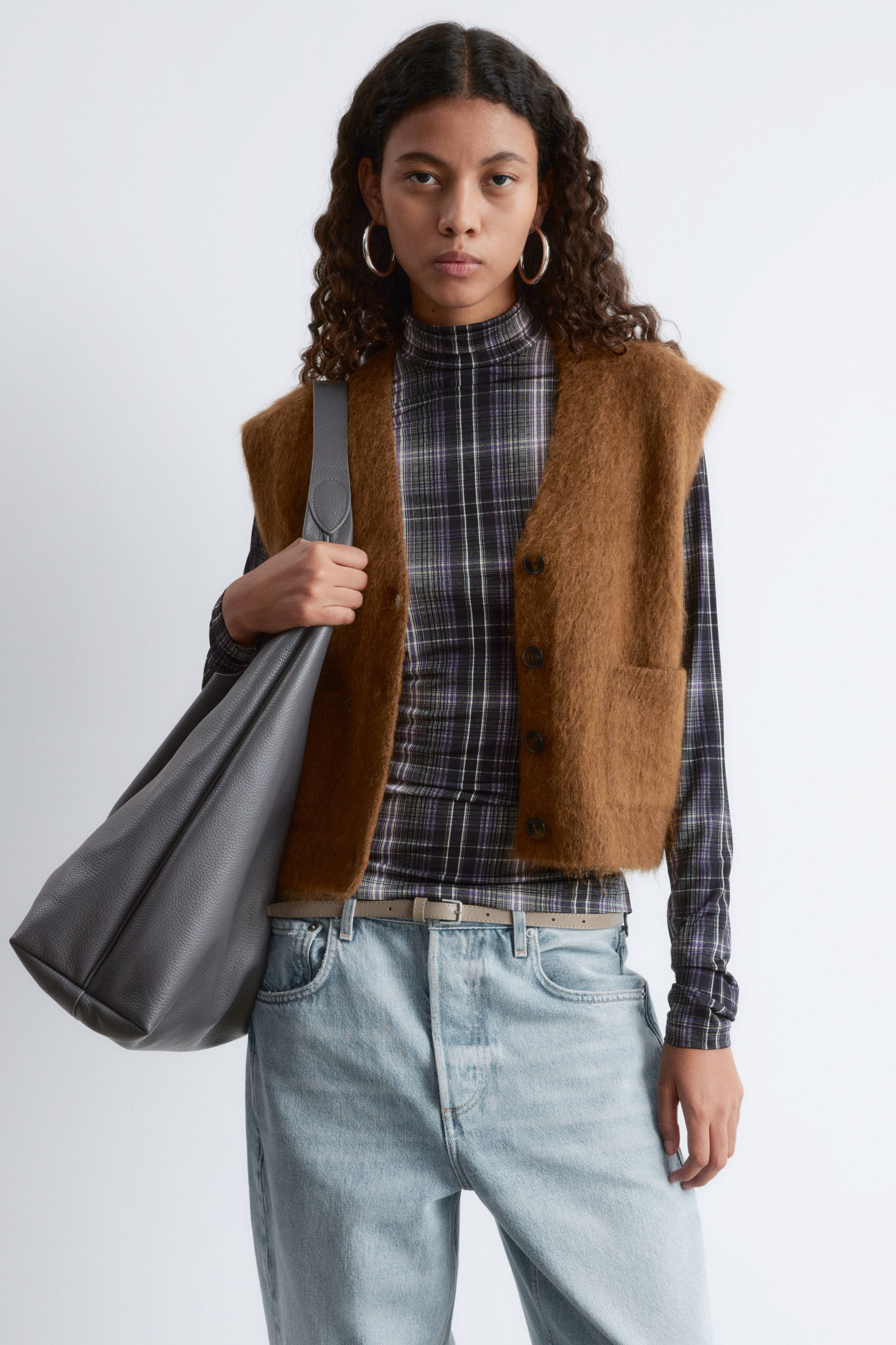 Børstet strikkevest - Brun/Grå/grønne striper