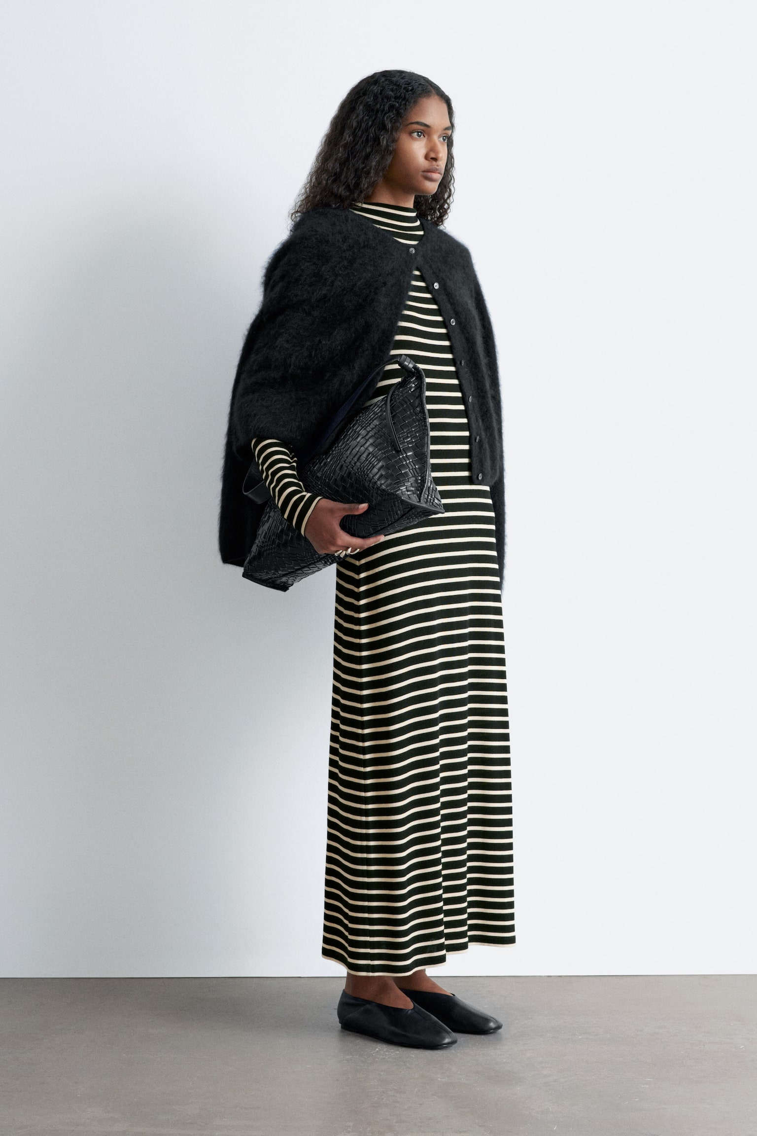 Állógalléros maxi ruha - Fekete/fehér csíkos - 5