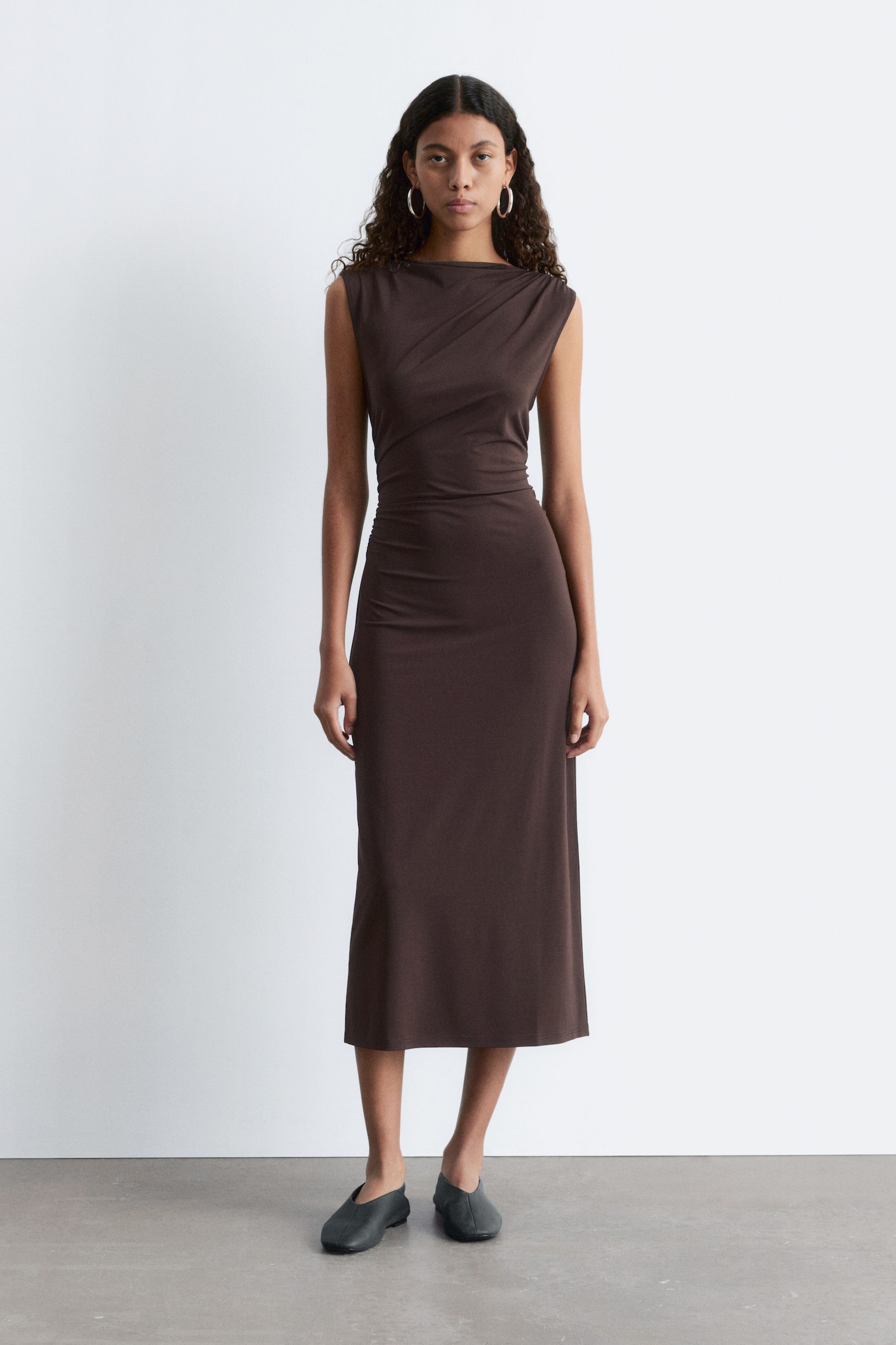 Ujjatlan Drapírozott Midi Ruha - Sötétbarna - 6