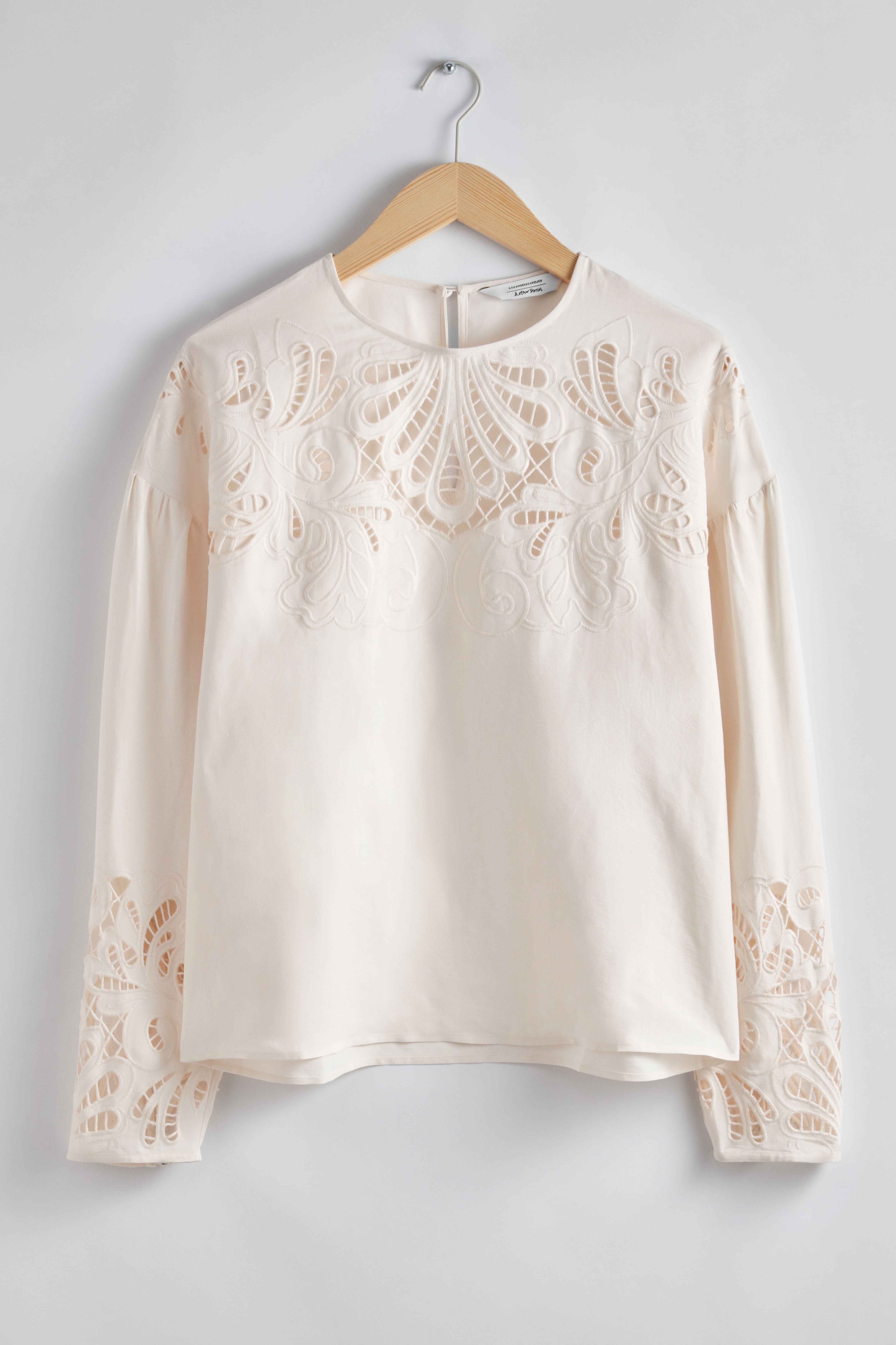 H&m broderie anglaise top hotsell