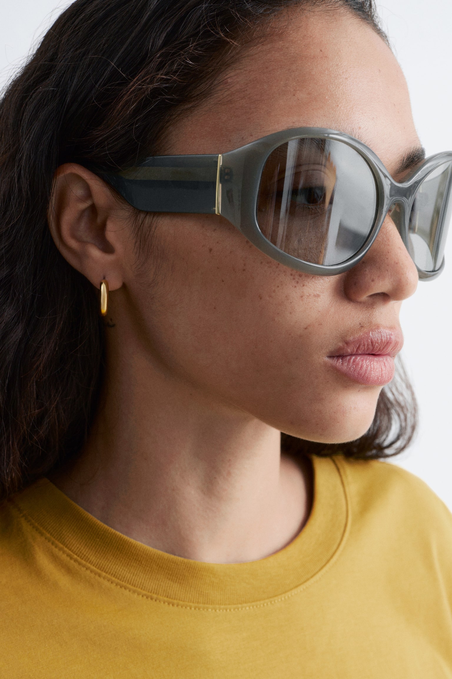 Ovale Sonnenbrille mit Oversized-Rahmen - Grau/Schwarz/Hellrosa - 1