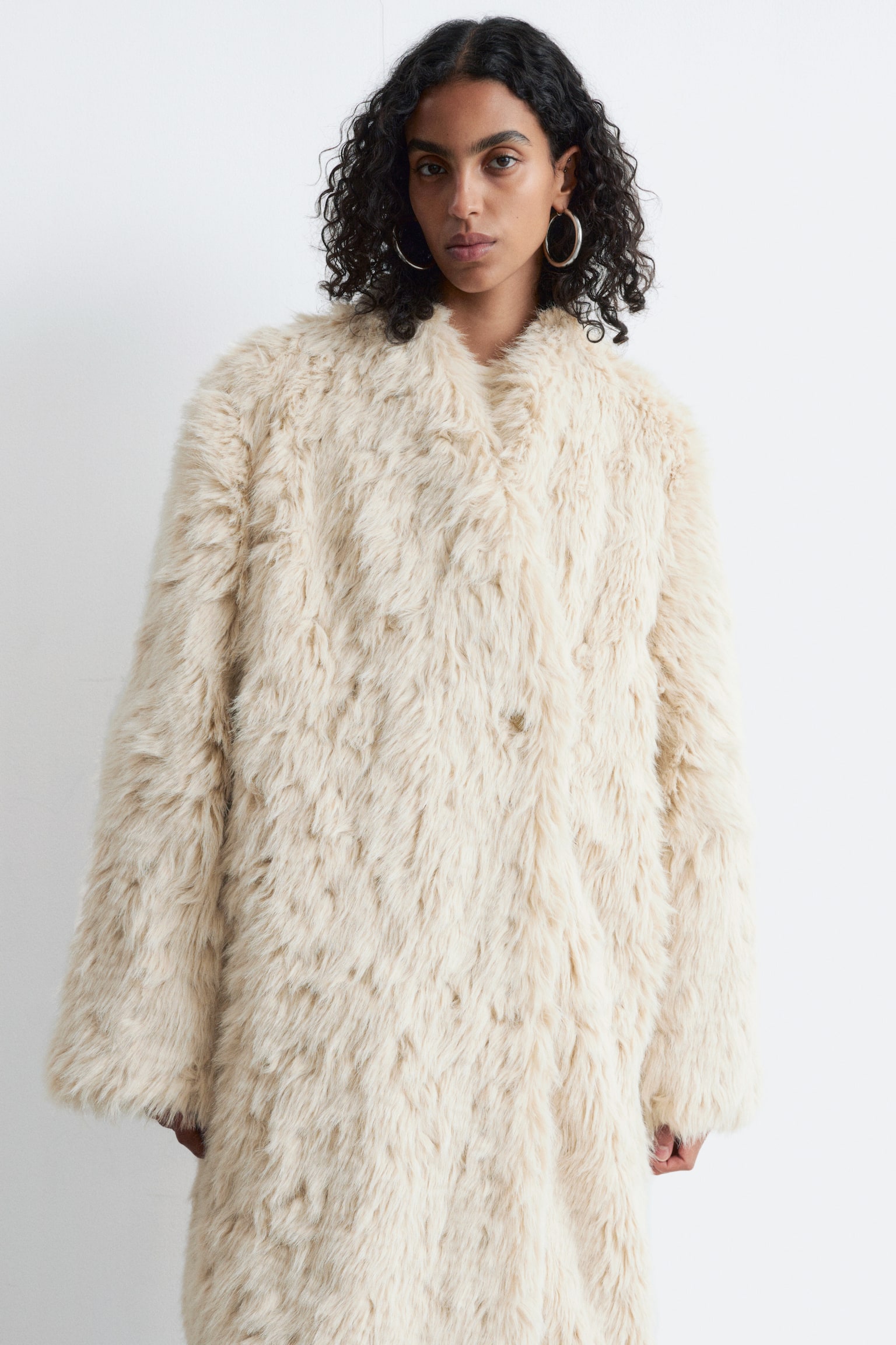 Kunstpelzmantel in Midilänge - Gedecktes Weiß - 6