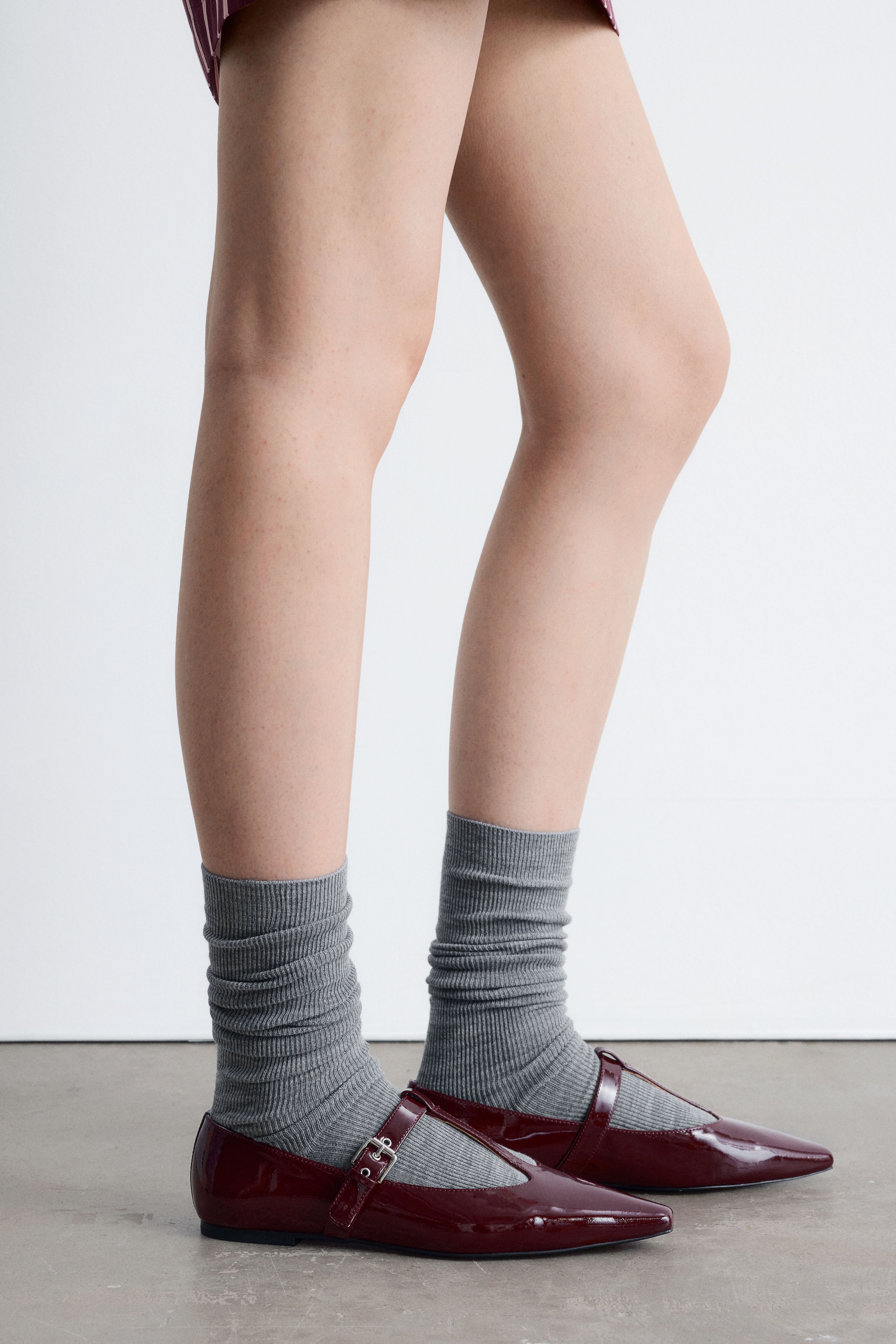 Nahkasandaalit remmeillä - Viininpunainen kiiltonahka/Musta