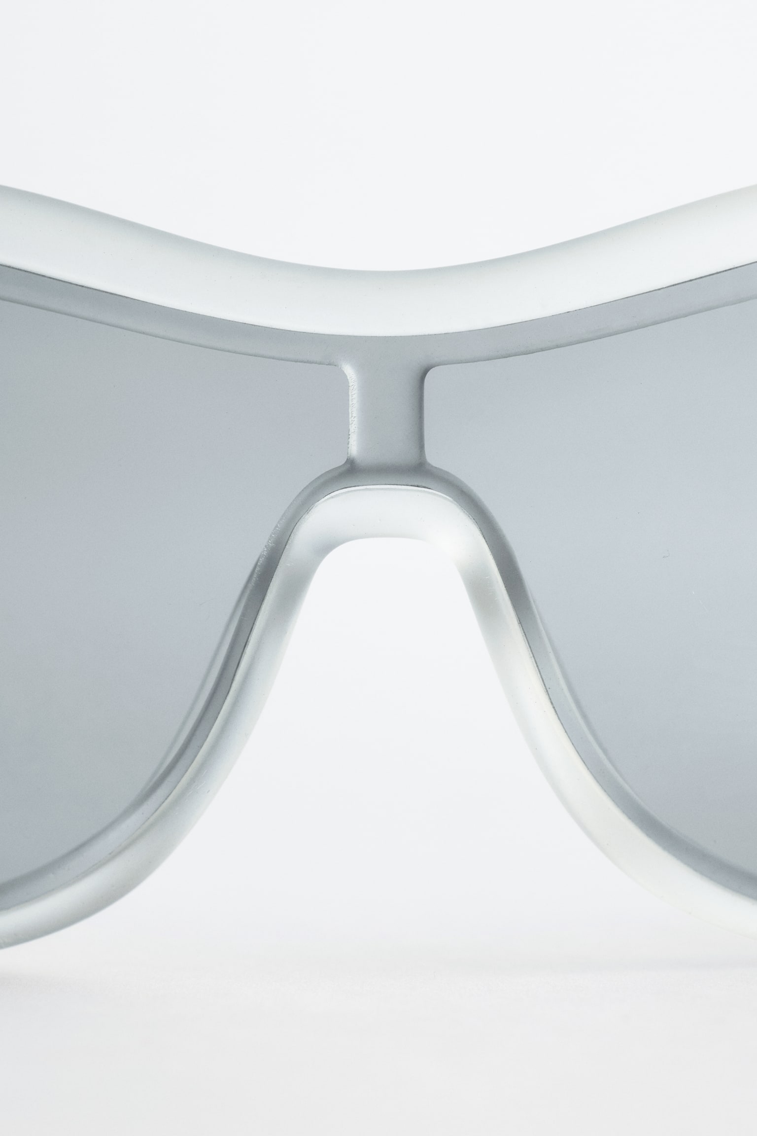 Lunettes de soleil à monture ovale audacieuse - Transparent/Noir - 3