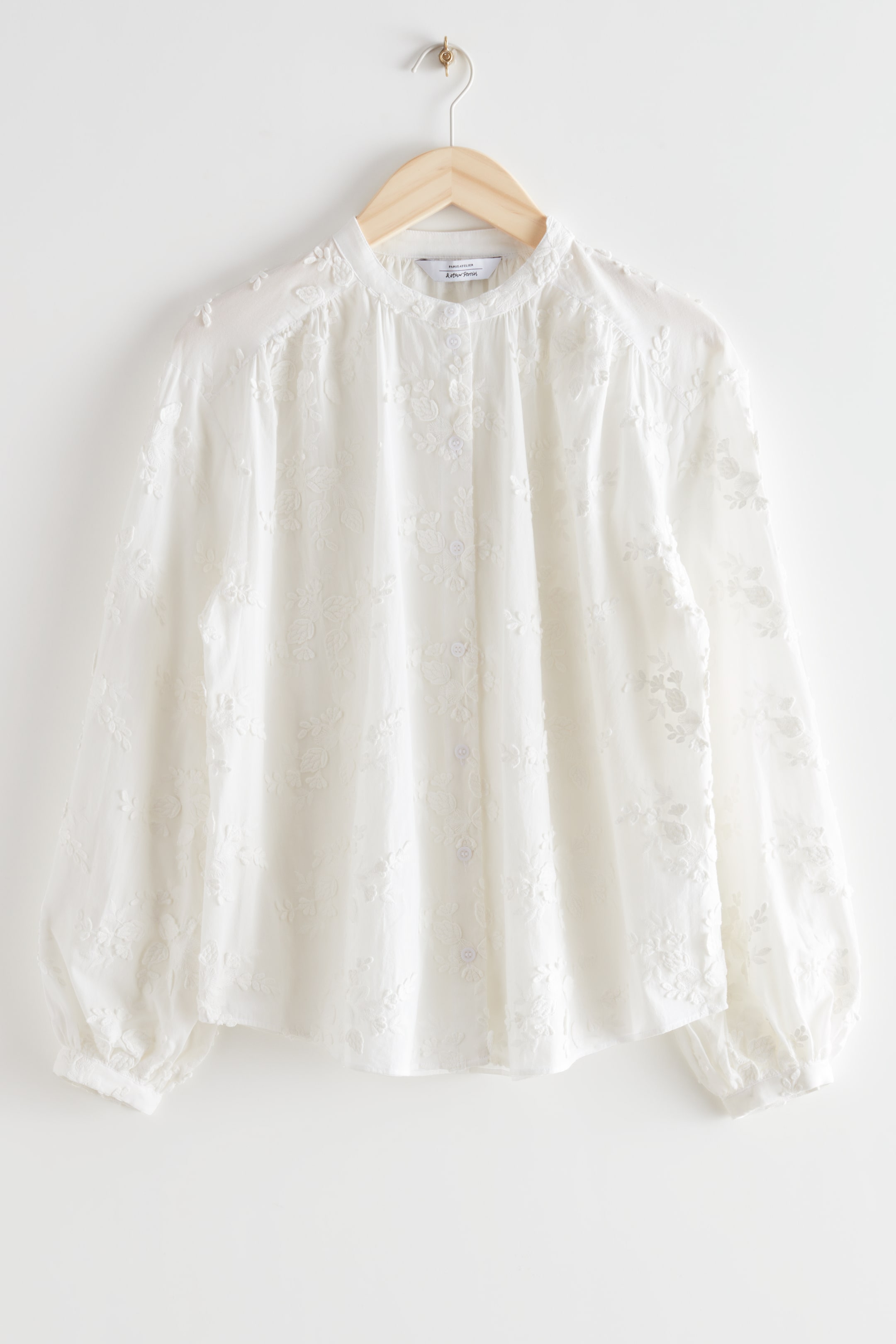 Voluminous Floral-Appliqué Blouse - Round neck - Long sleeve - White ...