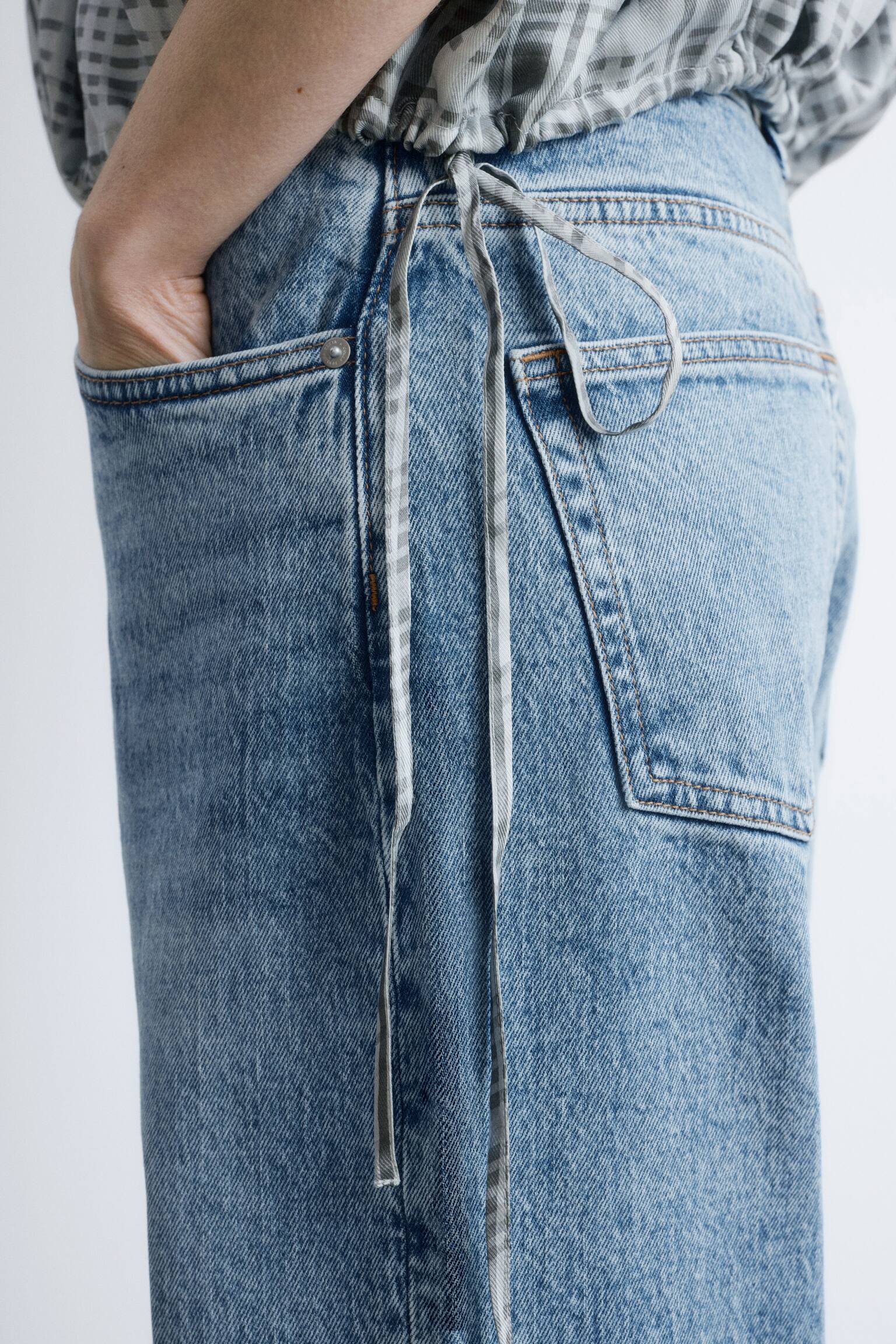Jeans mit weitem Bein - Hellblau/Dunkelrot/Mittelblau/Schwarz/Blau/Dunkelblau/Mittelblaue Waschung - 8