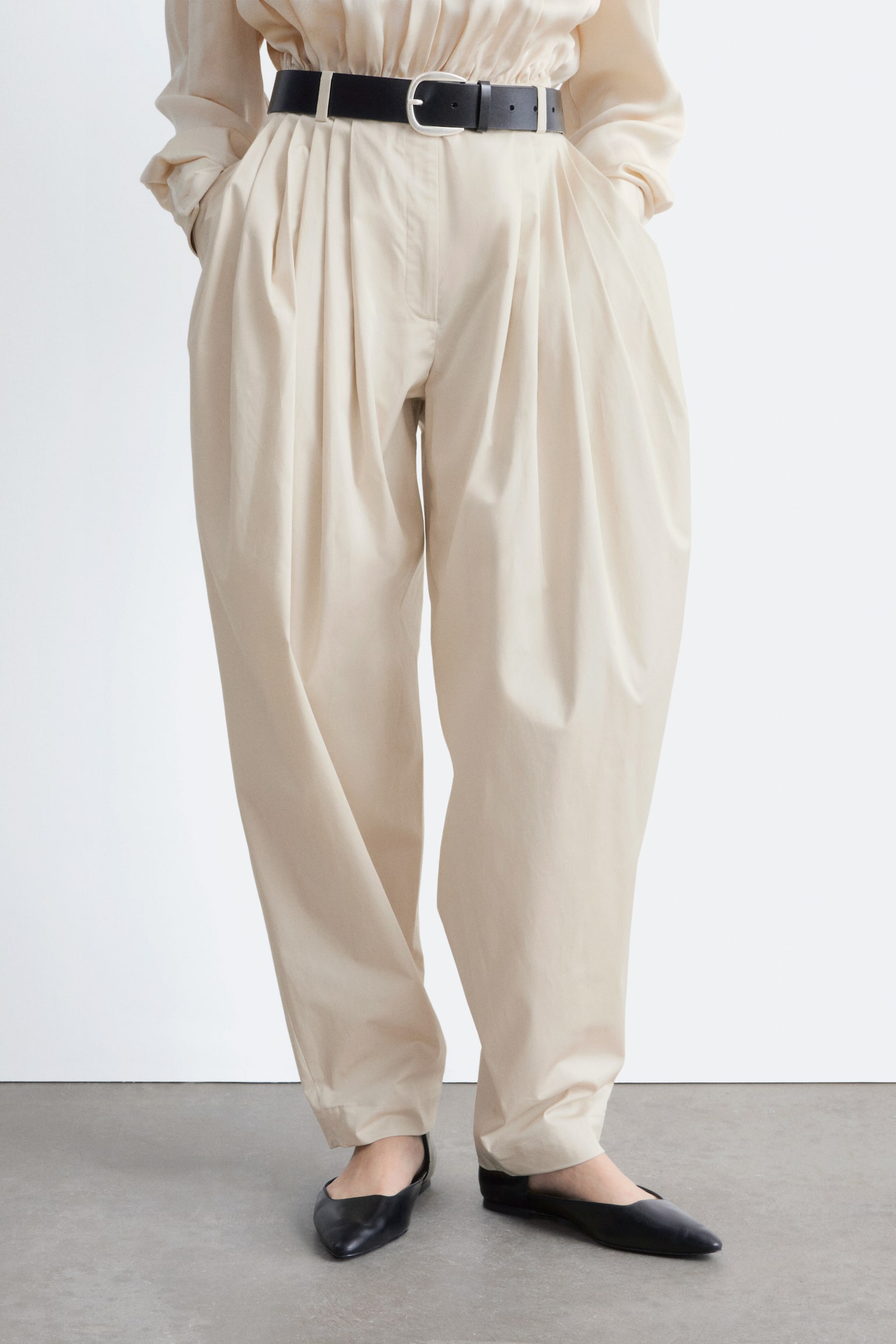 Hordó-szárú Redőzött Nadrág - Off-White - 3